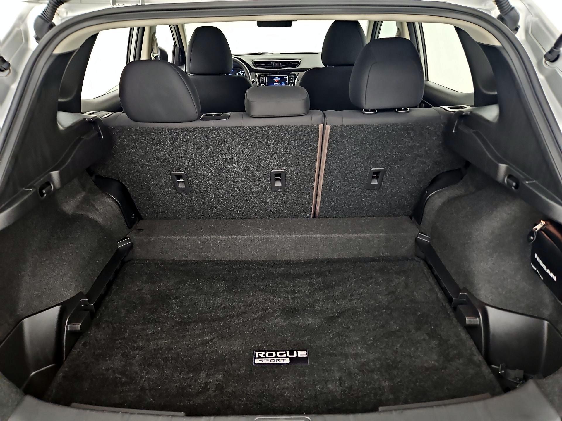 Thumbnail: 2021 Nissan Rogue Sport - 20