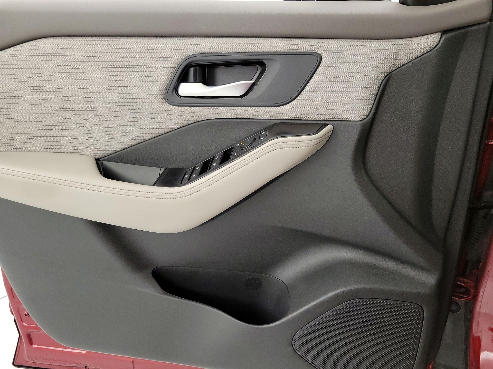 Thumbnail: 2023 Nissan Rogue - 12