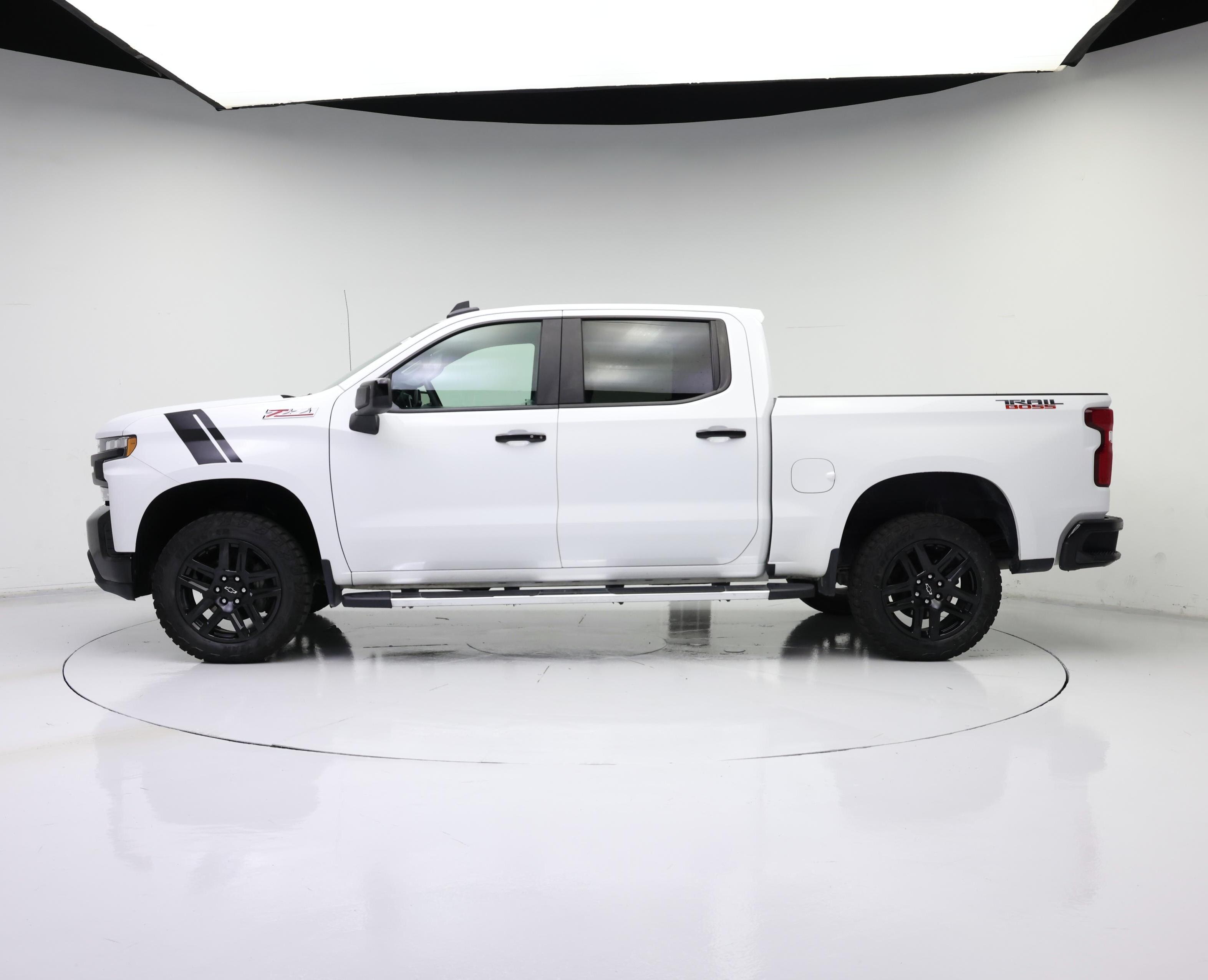 Thumbnail: 2022 Chevrolet Silverado 1500 - 3