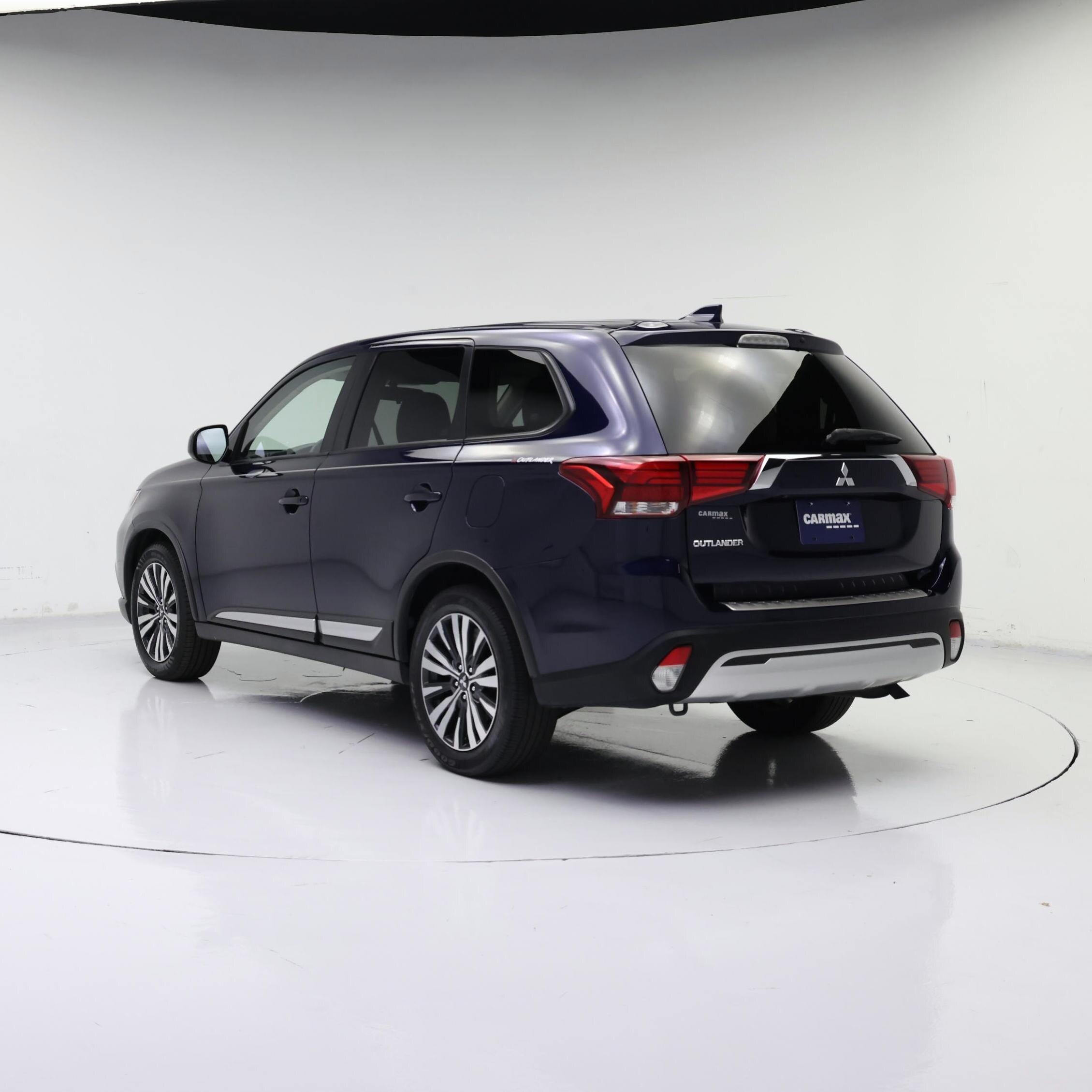 Thumbnail: 2020 Mitsubishi Outlander - 2