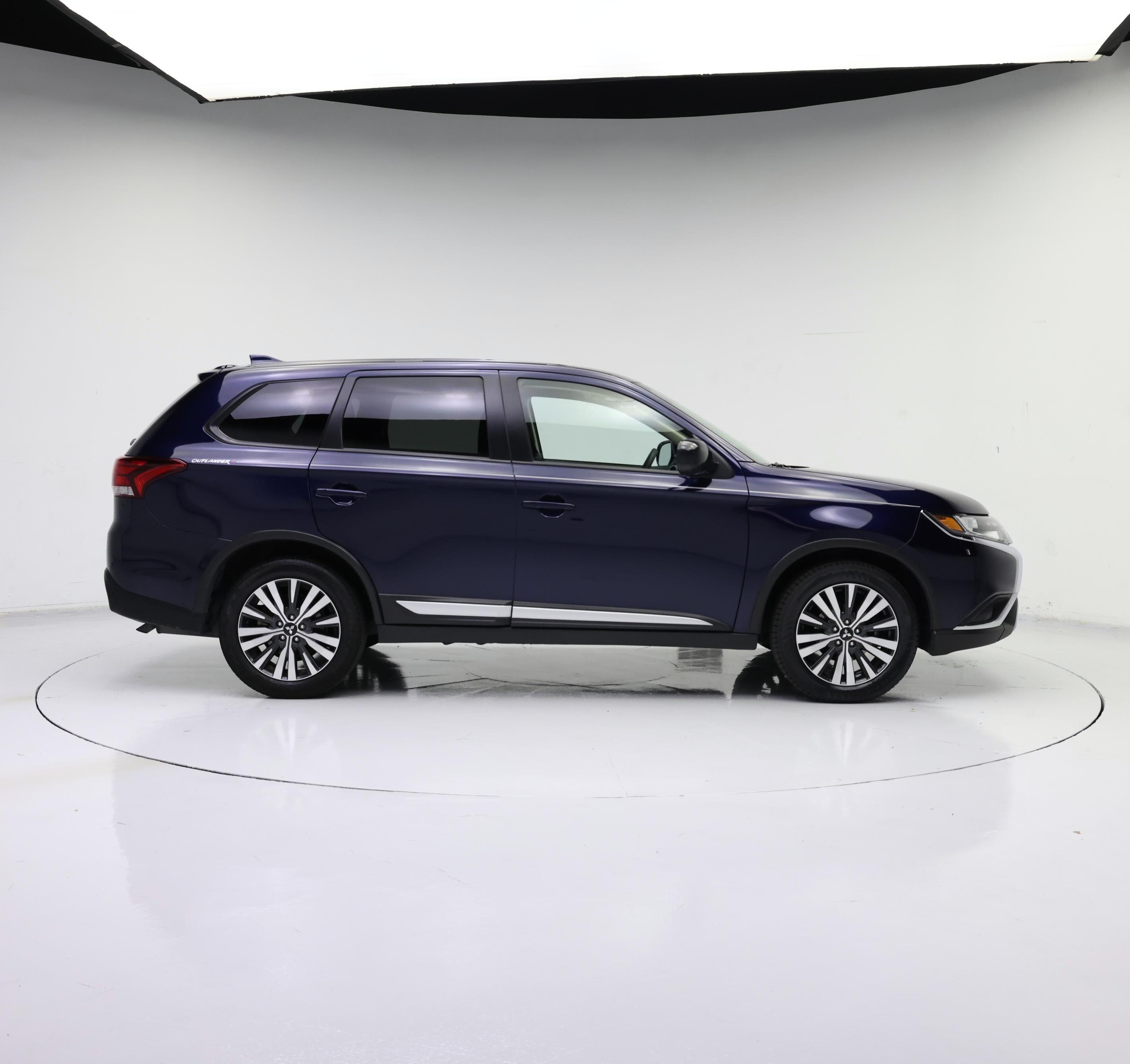 Thumbnail: 2020 Mitsubishi Outlander - 7