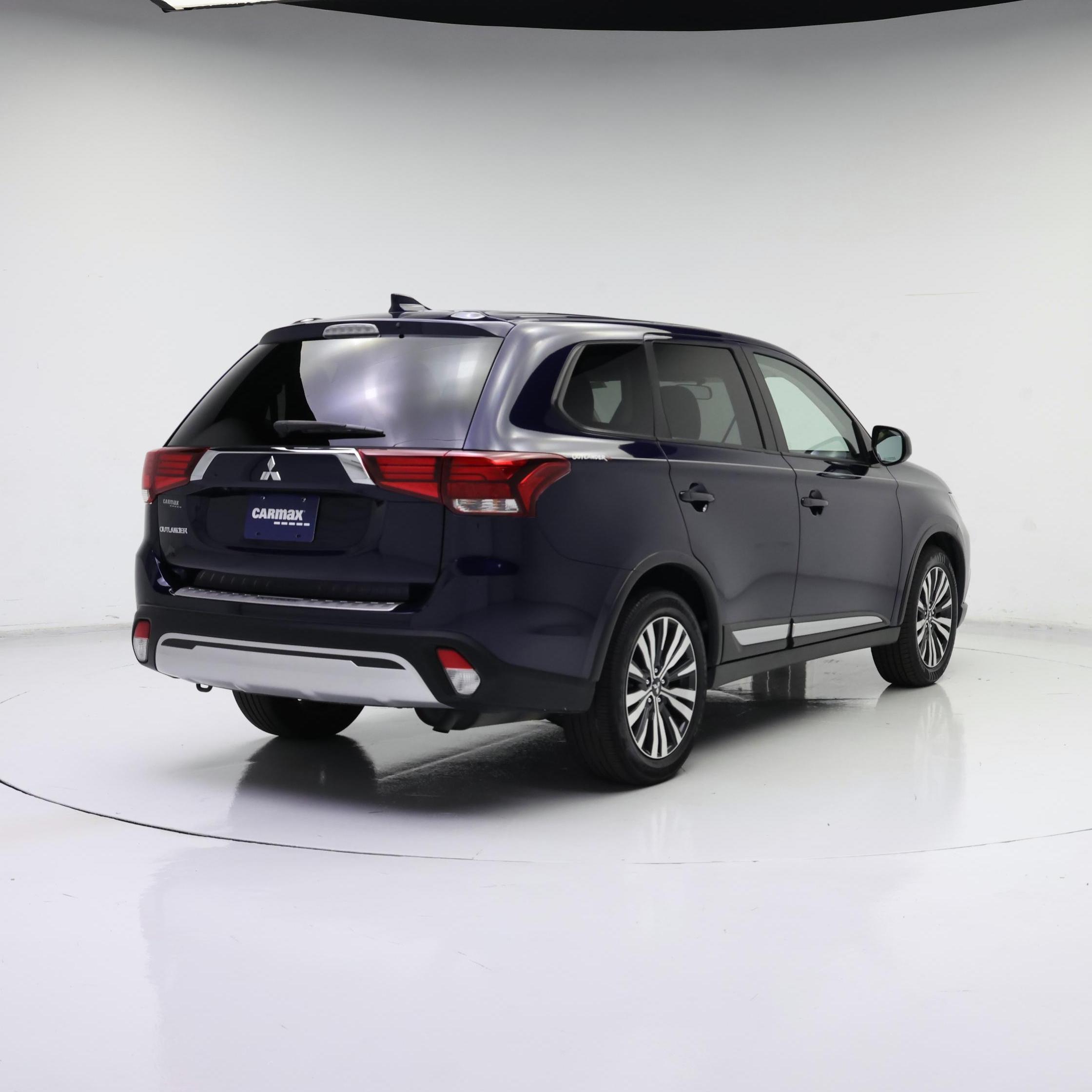 Thumbnail: 2020 Mitsubishi Outlander - 8