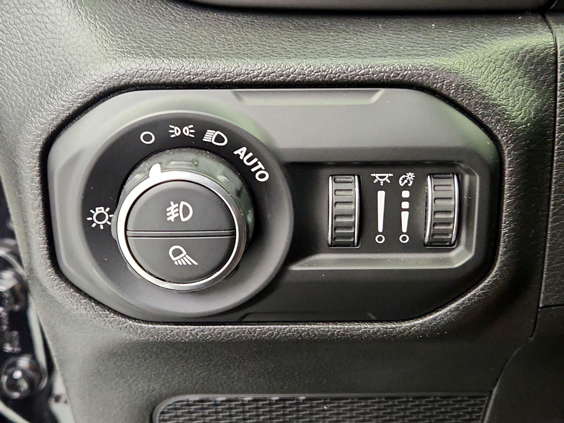 Thumbnail: 2022 Jeep Gladiator - 13