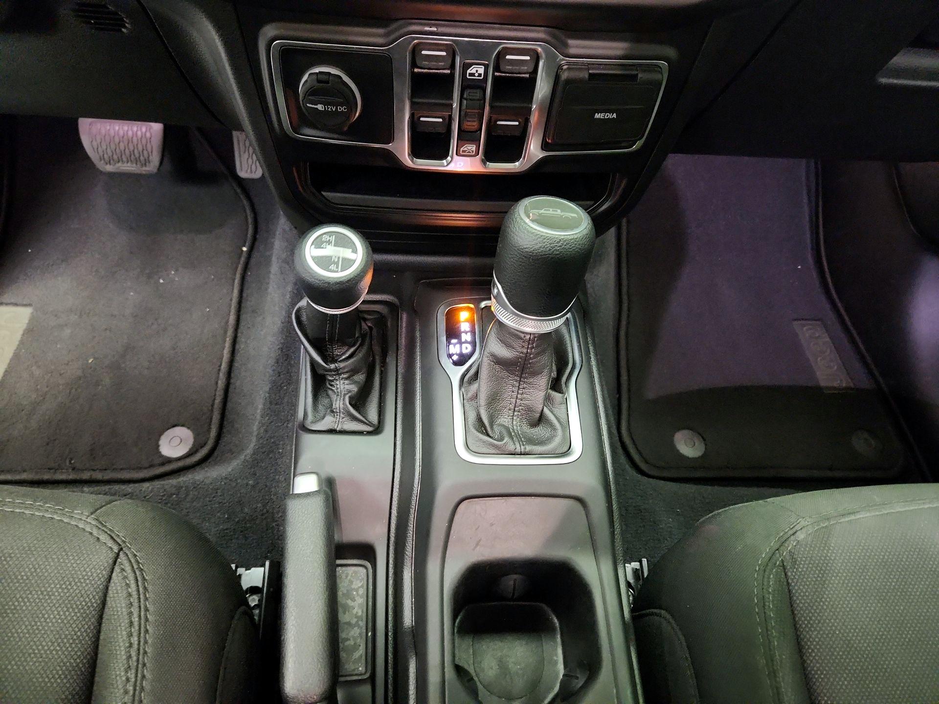 Thumbnail: 2022 Jeep Gladiator - 17