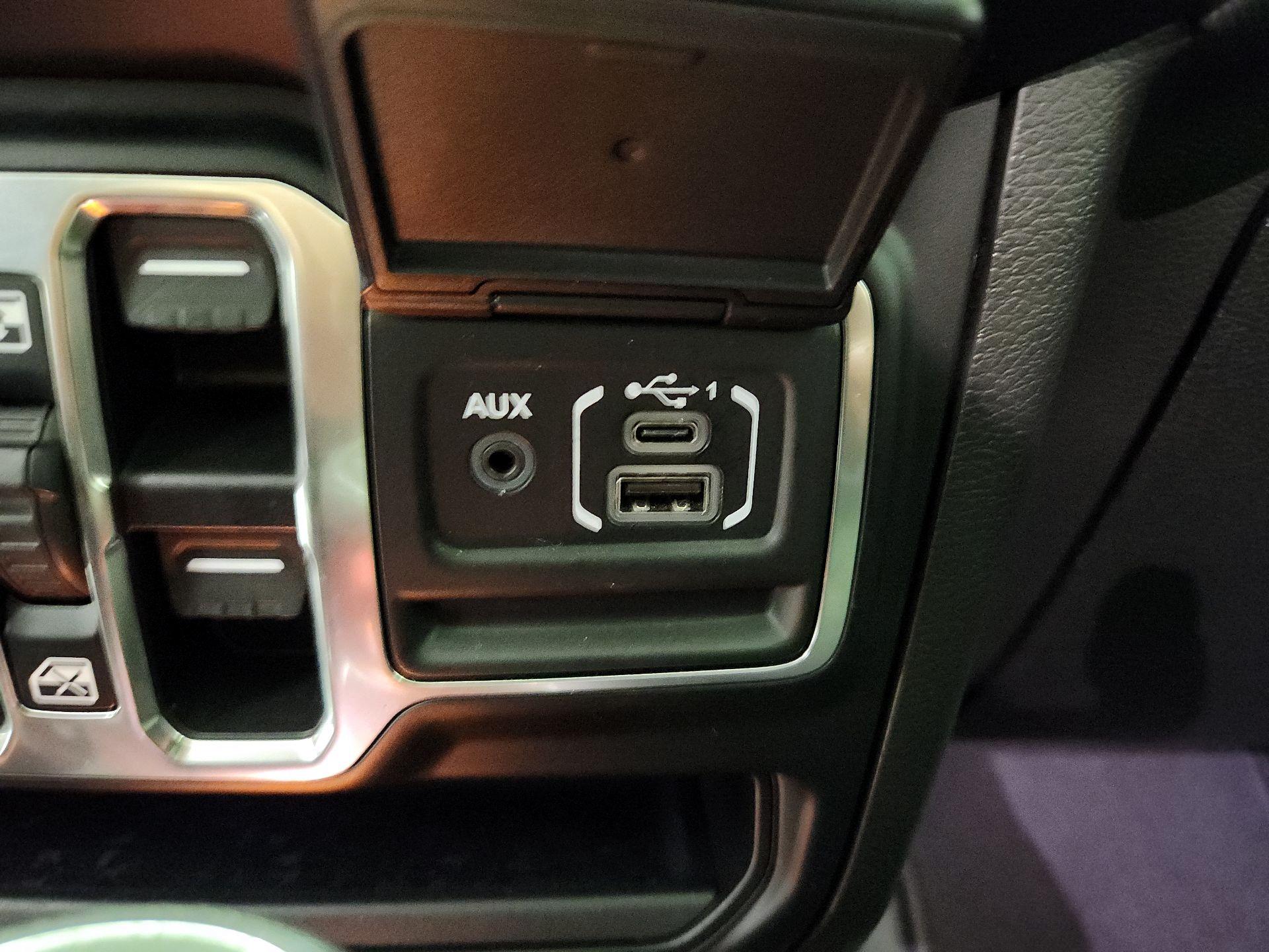 Thumbnail: 2022 Jeep Gladiator - 18