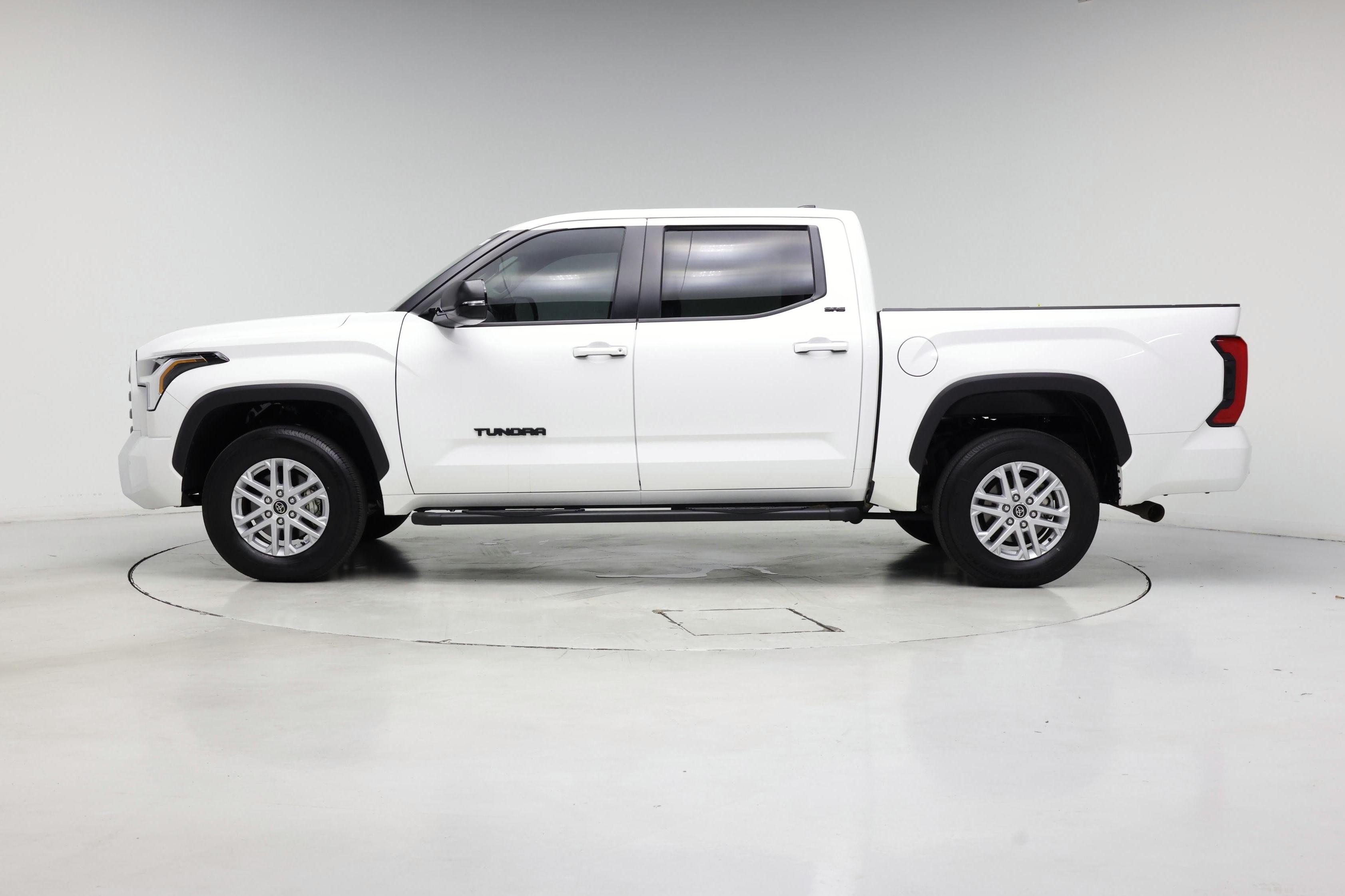 Thumbnail: 2024 Toyota Tundra - 3