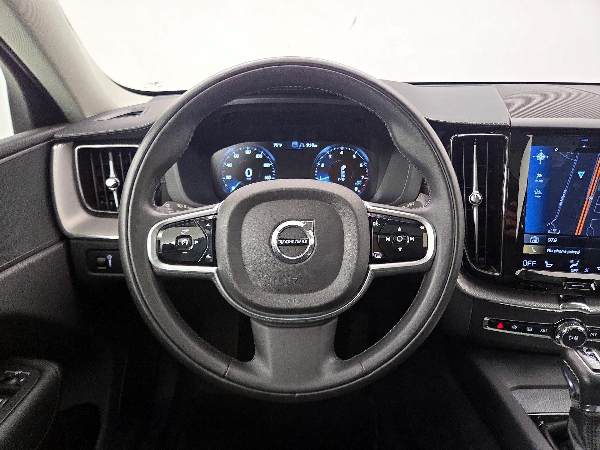 Thumbnail: 2018 Volvo XC60 - 10