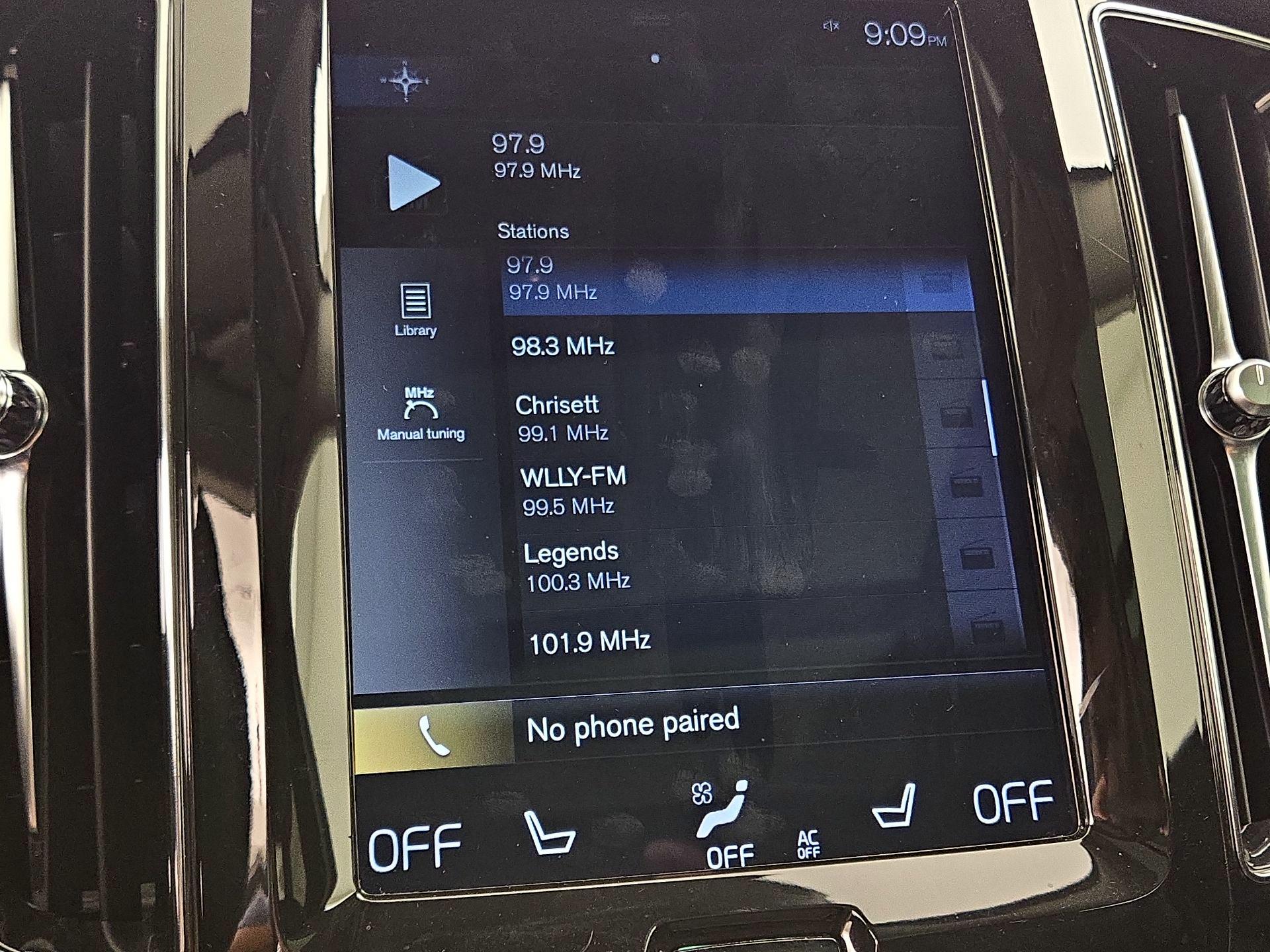 Thumbnail: 2018 Volvo XC60 - 16