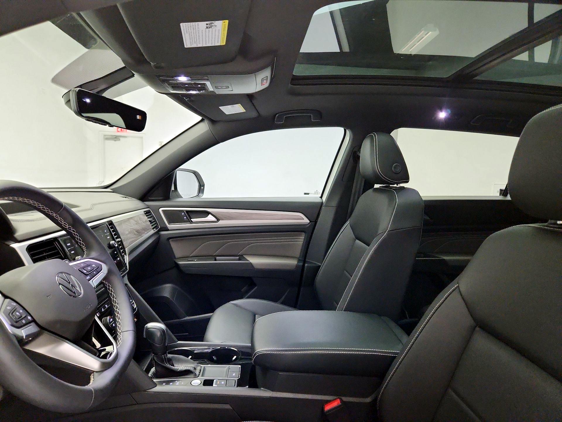 Thumbnail: 2023 Volkswagen Atlas - 19