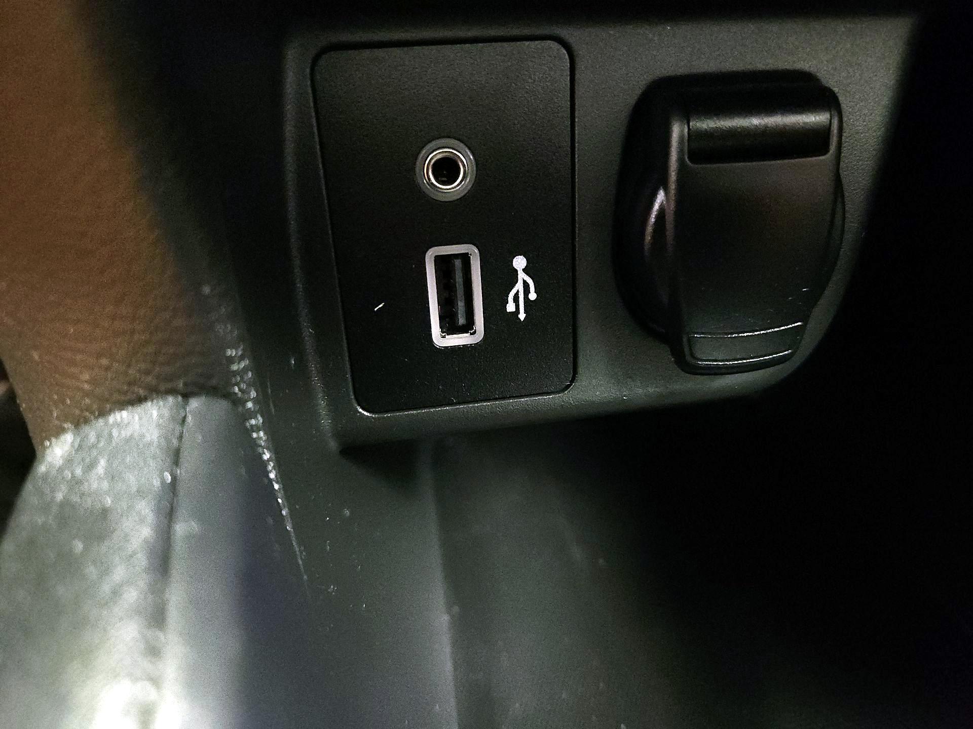 Thumbnail: 2020 Nissan Versa - 18