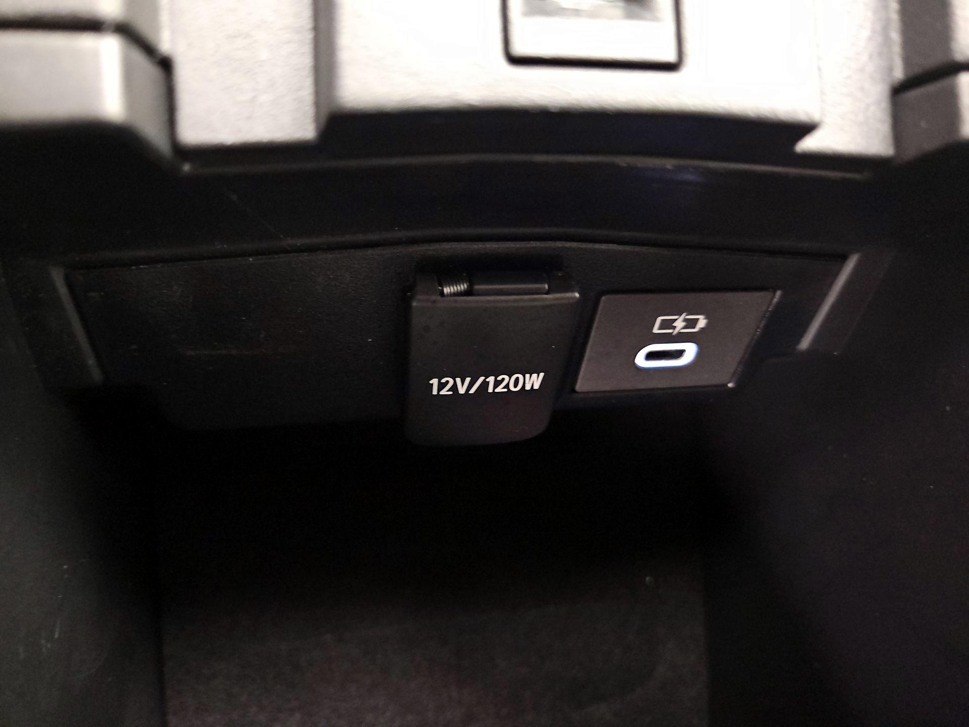 Thumbnail: 2025 Toyota Corolla - 18