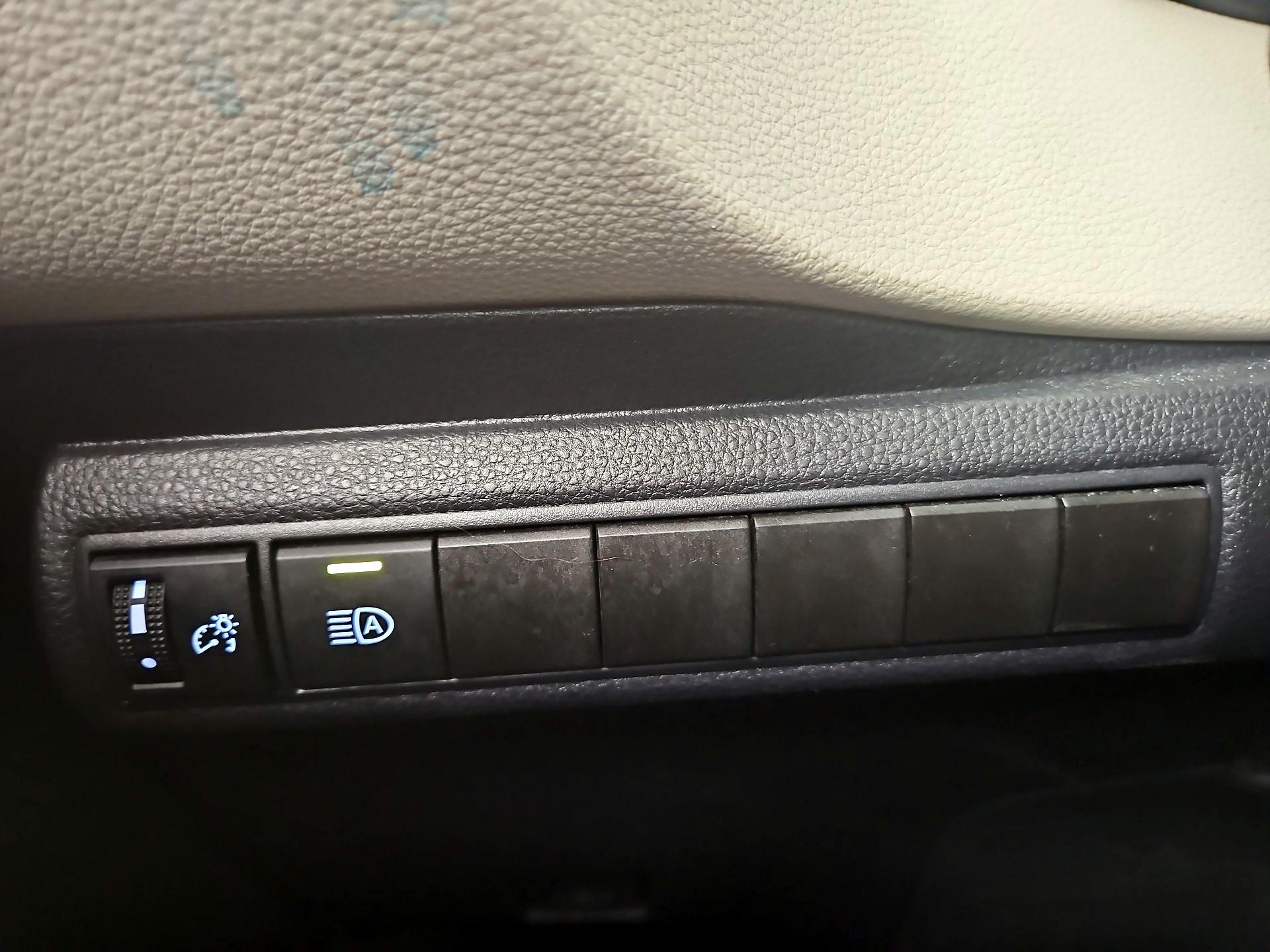 Thumbnail: 2024 Toyota Corolla - 13