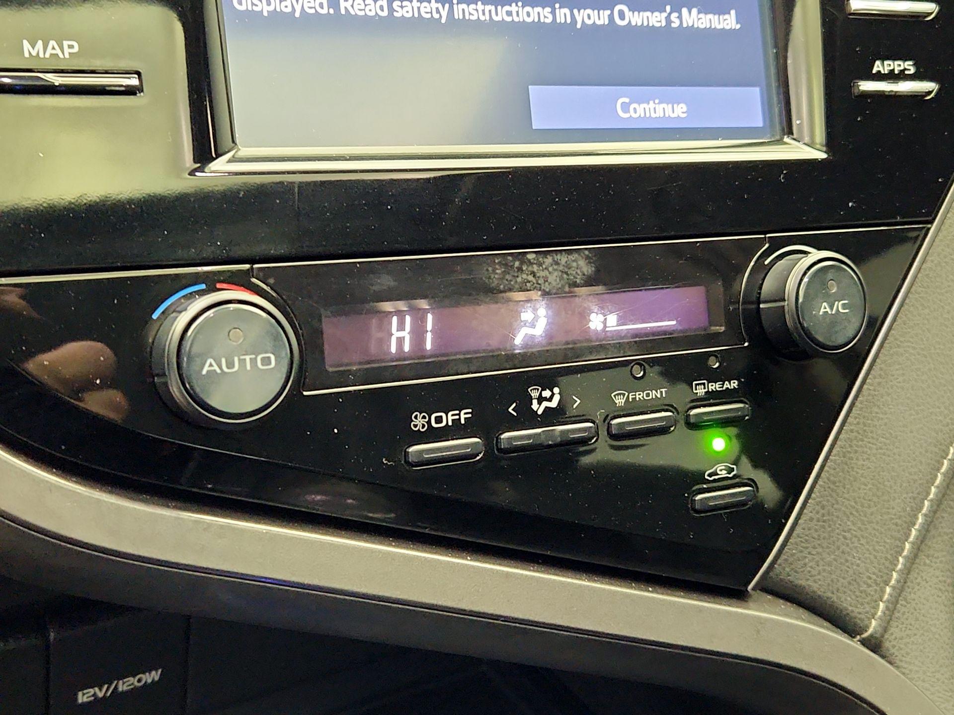 Thumbnail: 2019 Toyota Camry - 16