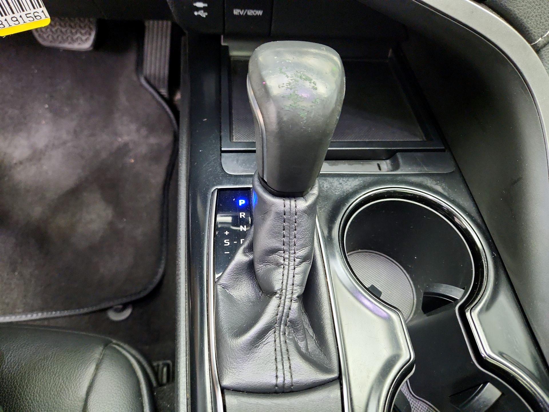 Thumbnail: 2019 Toyota Camry - 17