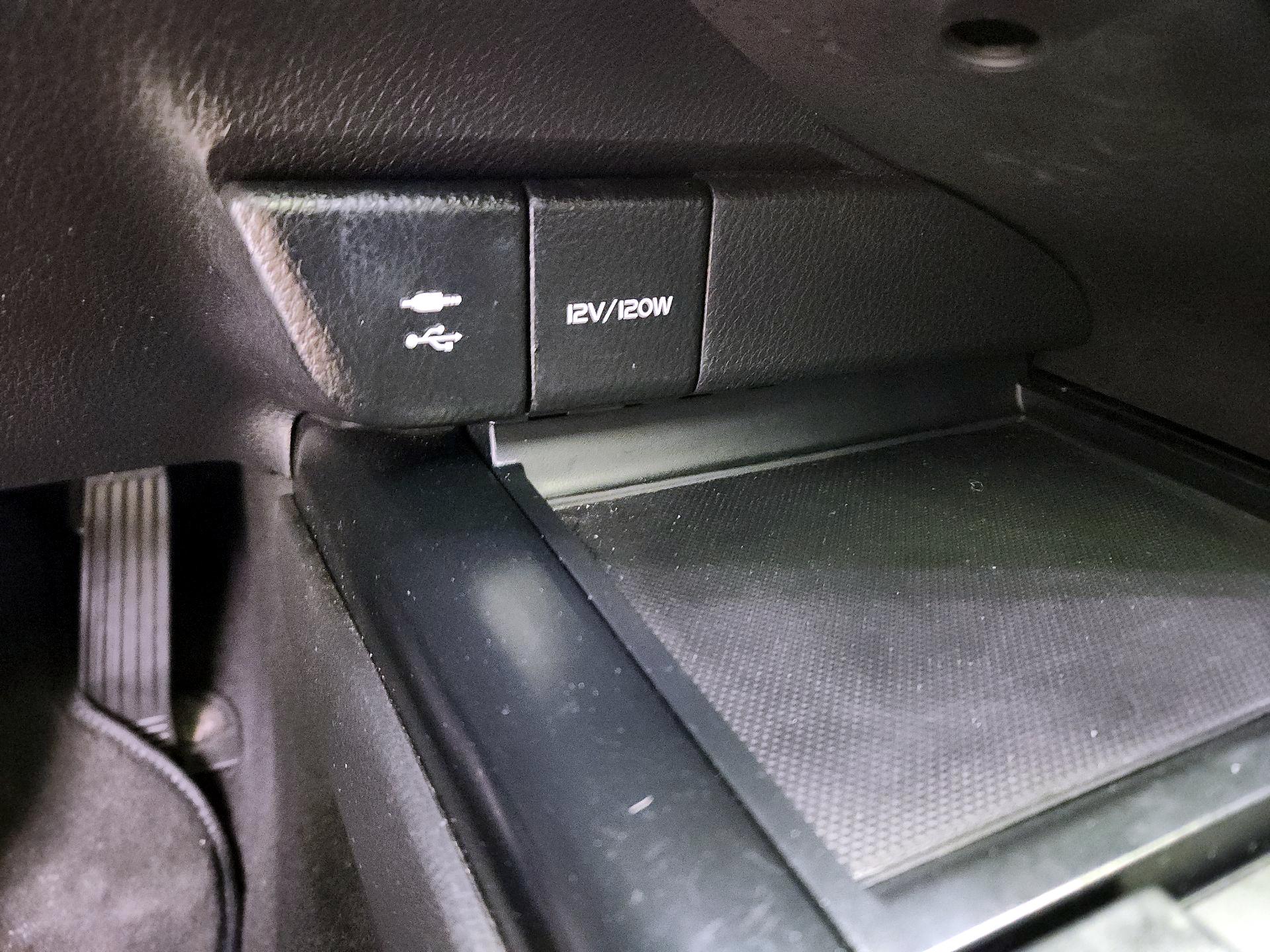 Thumbnail: 2019 Toyota Camry - 18