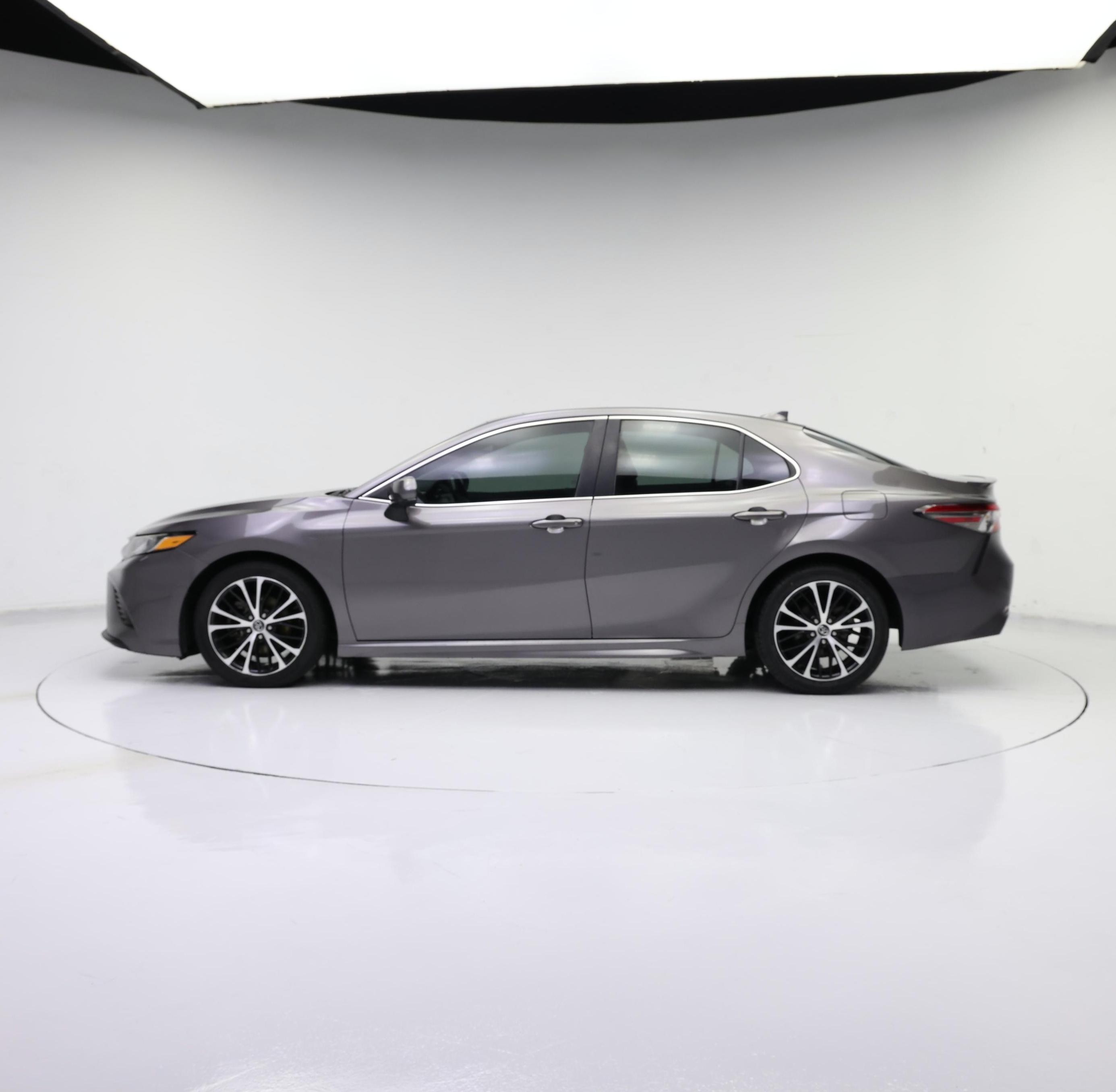 Thumbnail: 2019 Toyota Camry - 3