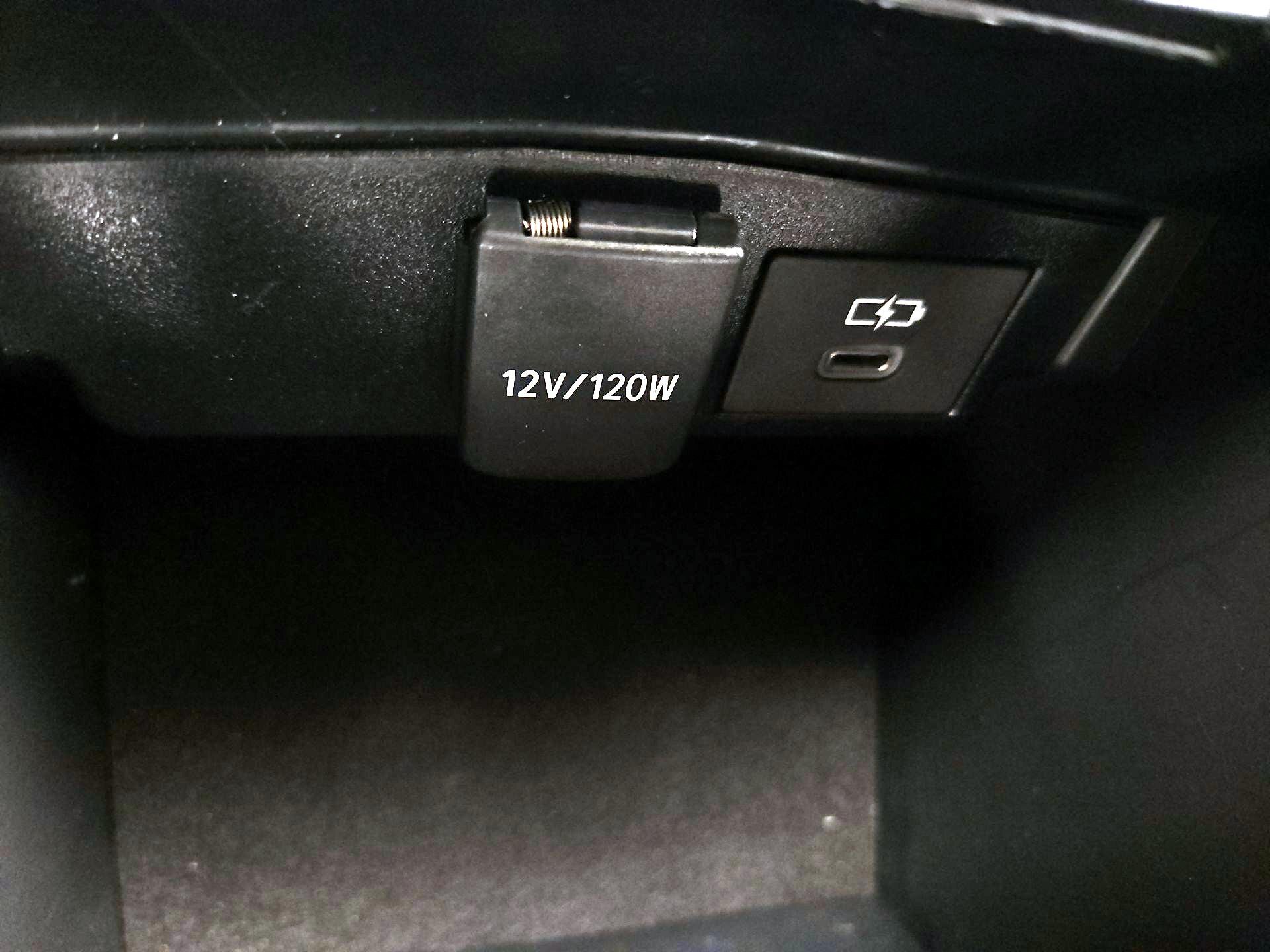 Thumbnail: 2025 Toyota Corolla - 18