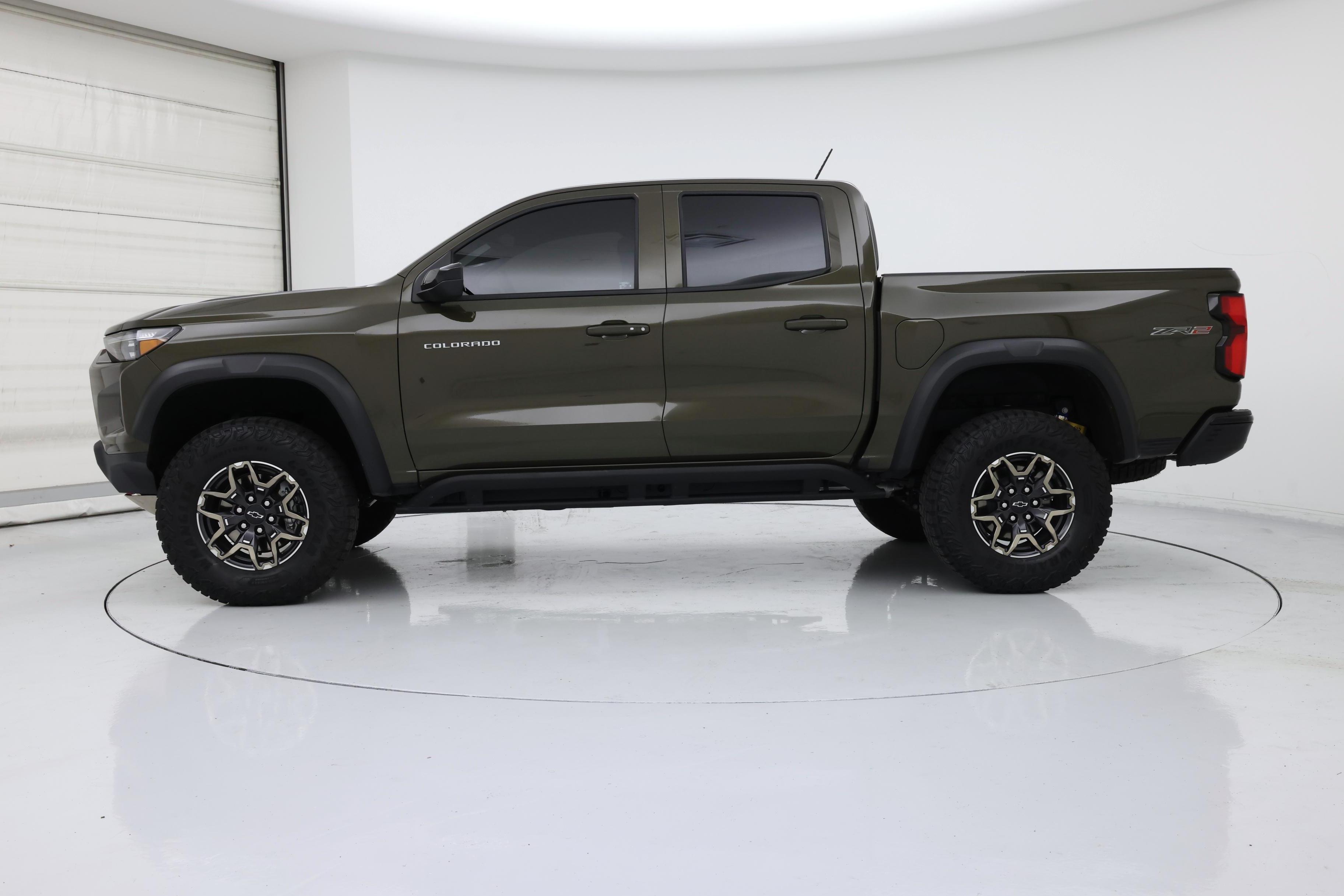Thumbnail: 2024 Chevrolet Colorado - 3