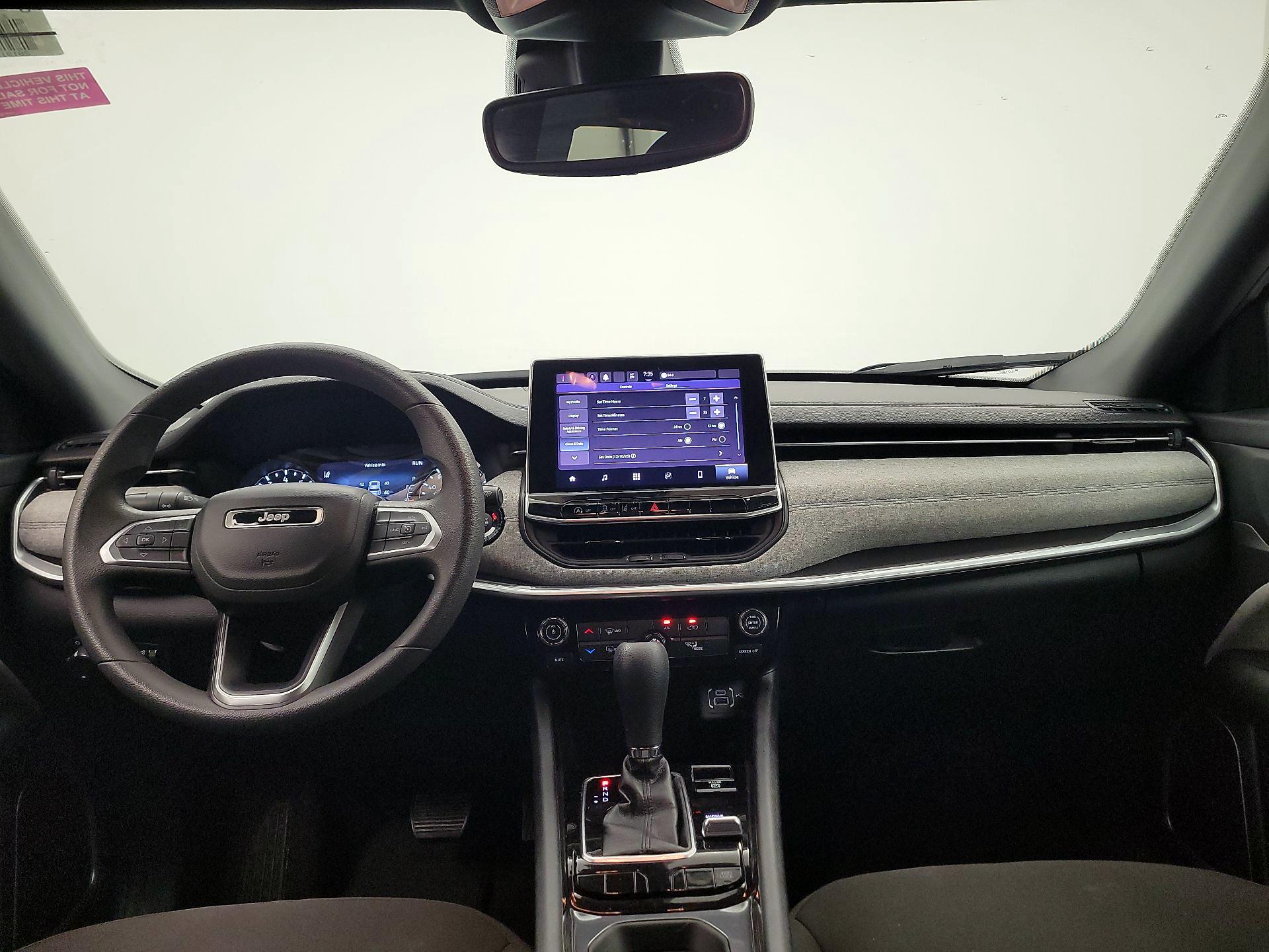 Thumbnail: 2023 Jeep Compass - 9