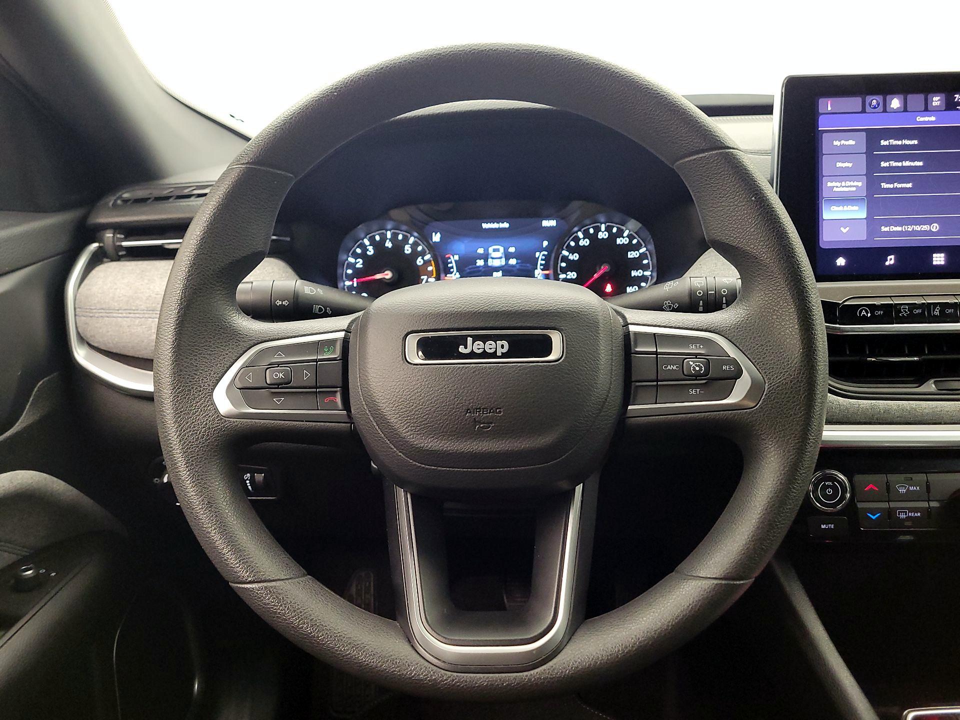 Thumbnail: 2023 Jeep Compass - 10