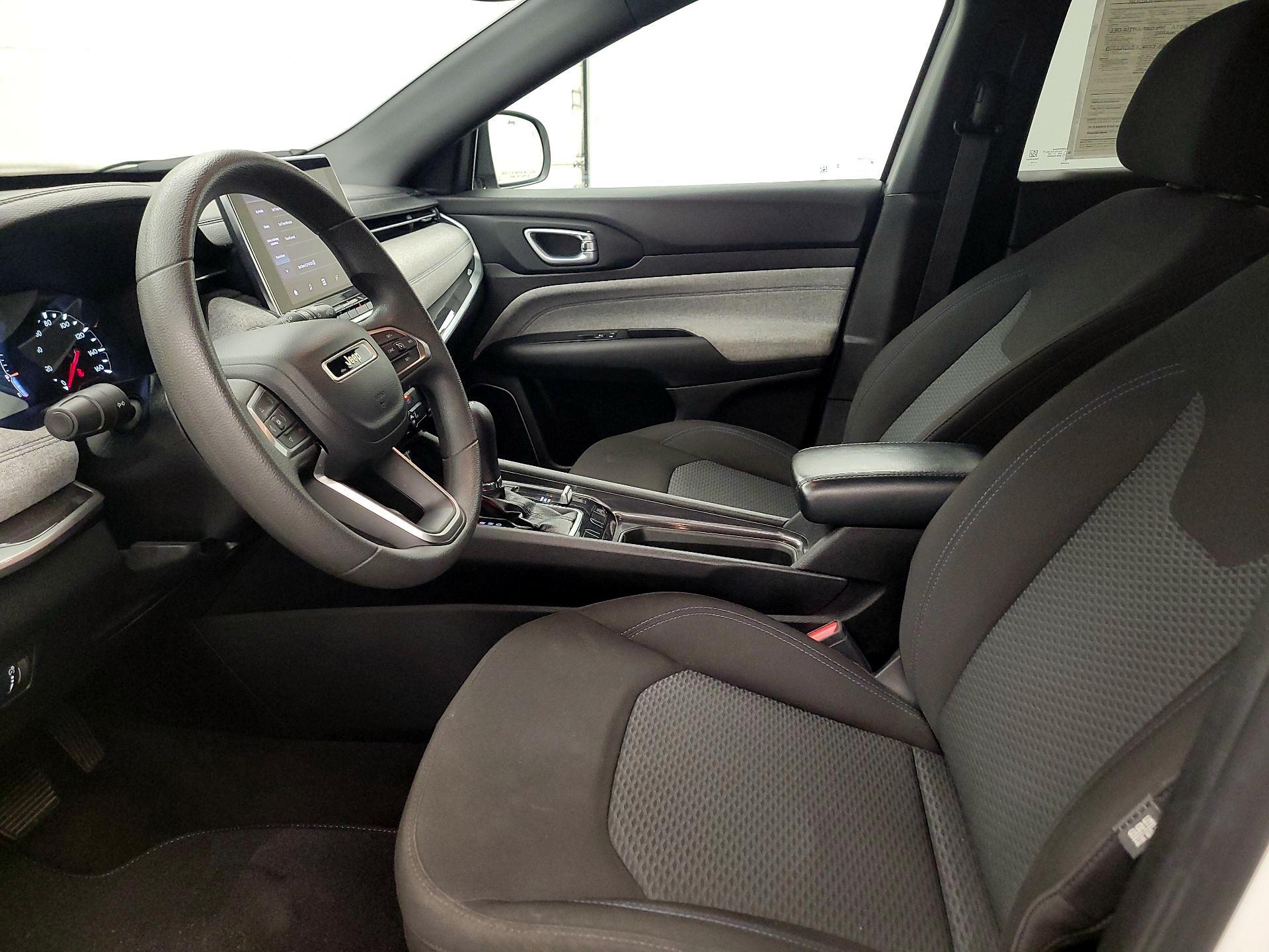 Thumbnail: 2023 Jeep Compass - 11