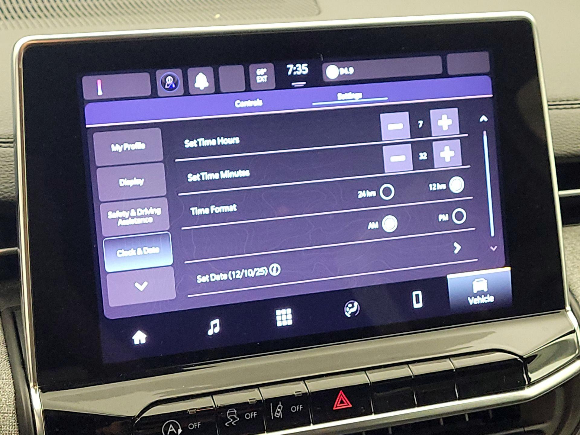 Thumbnail: 2023 Jeep Compass - 15