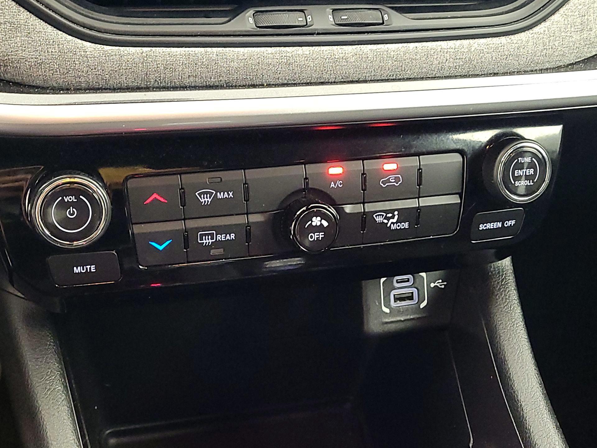 Thumbnail: 2023 Jeep Compass - 16