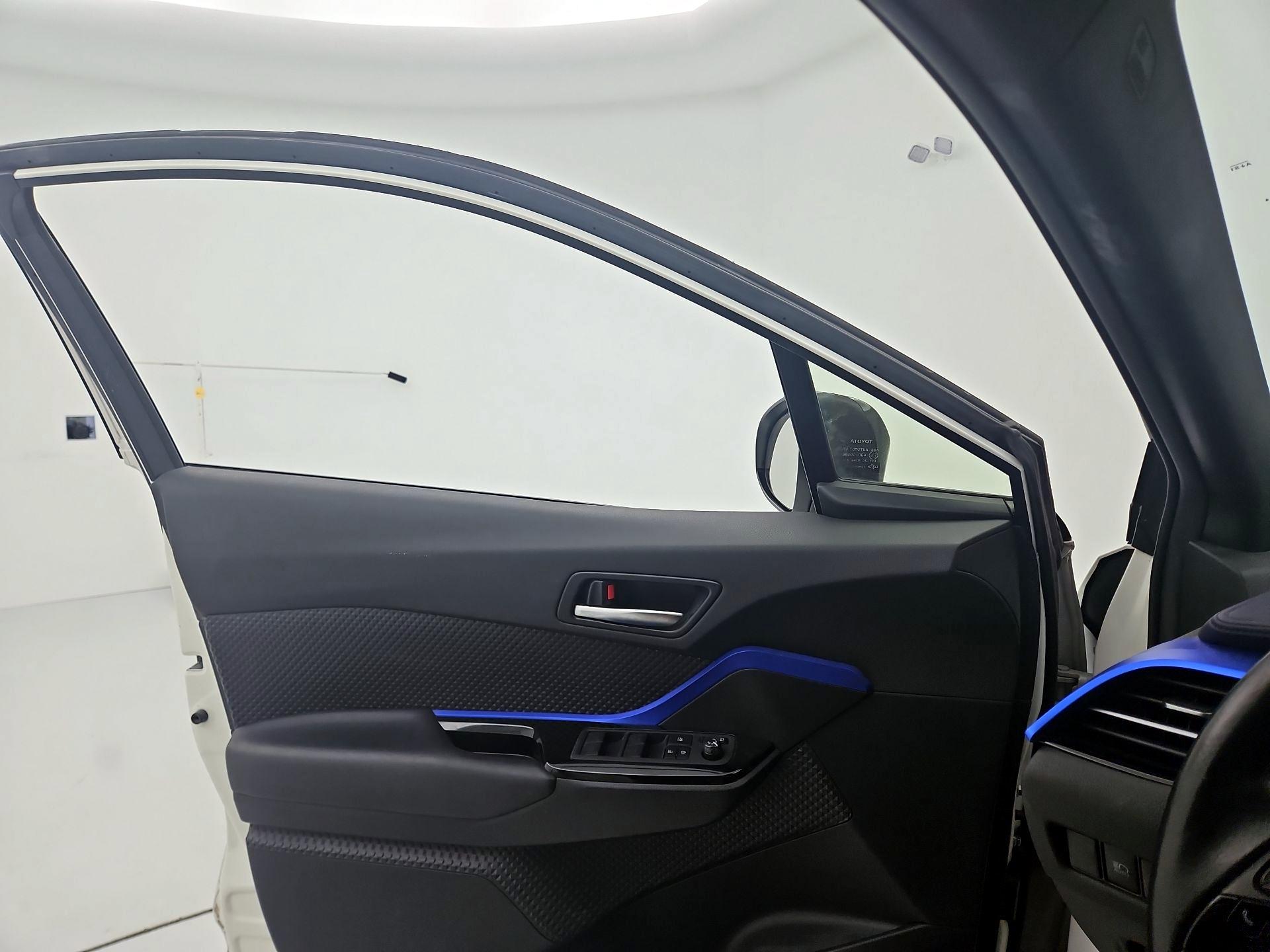 Thumbnail: 2020 Toyota C-HR - 12