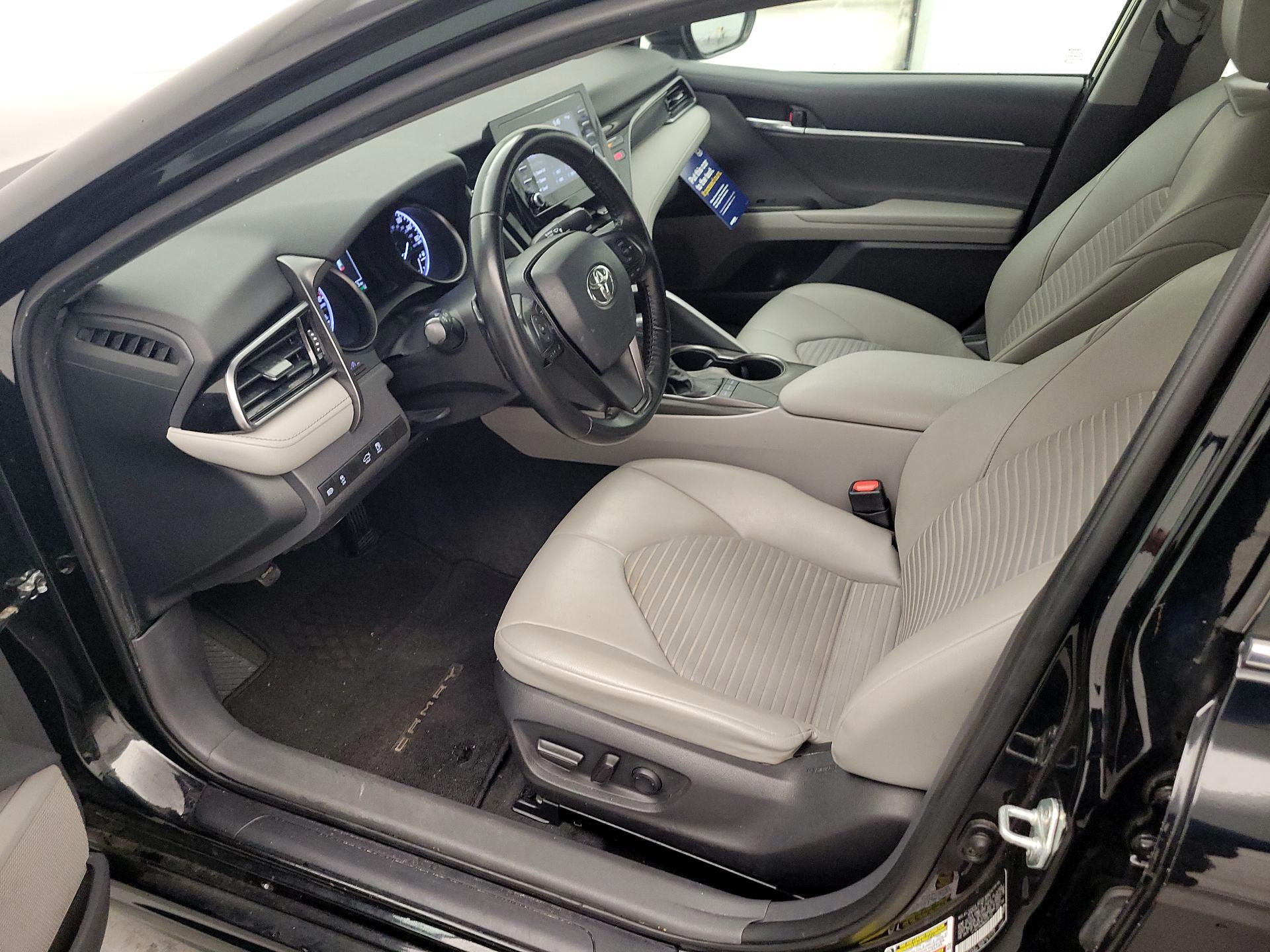 Thumbnail: 2022 Toyota Camry - 11