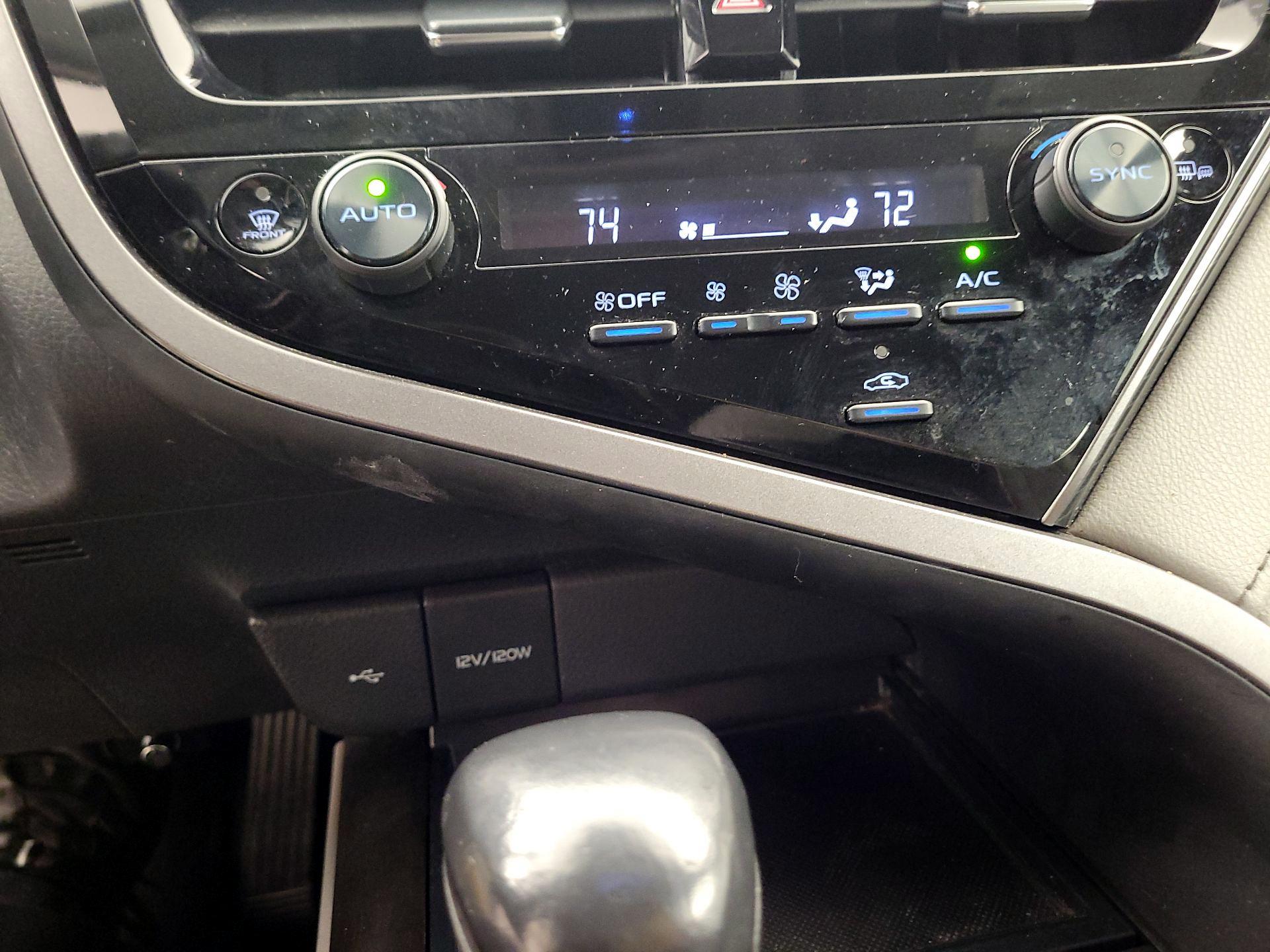 Thumbnail: 2022 Toyota Camry - 16