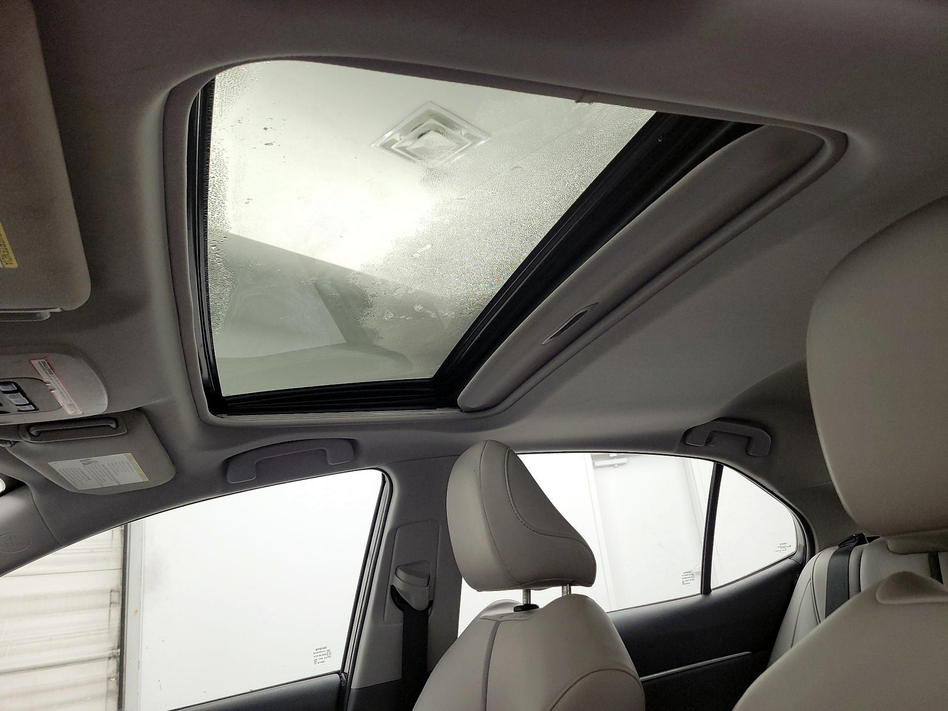 Thumbnail: 2022 Toyota Camry - 18