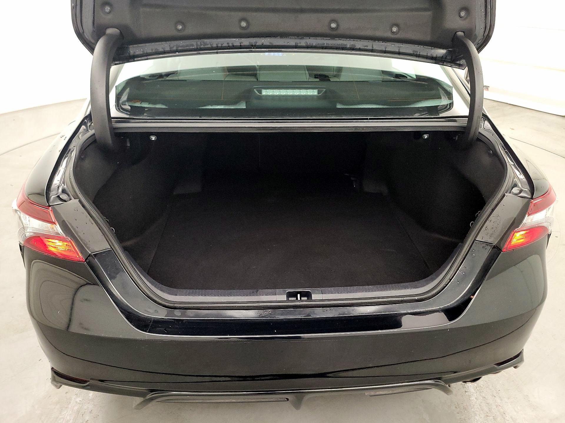 Thumbnail: 2022 Toyota Camry - 20