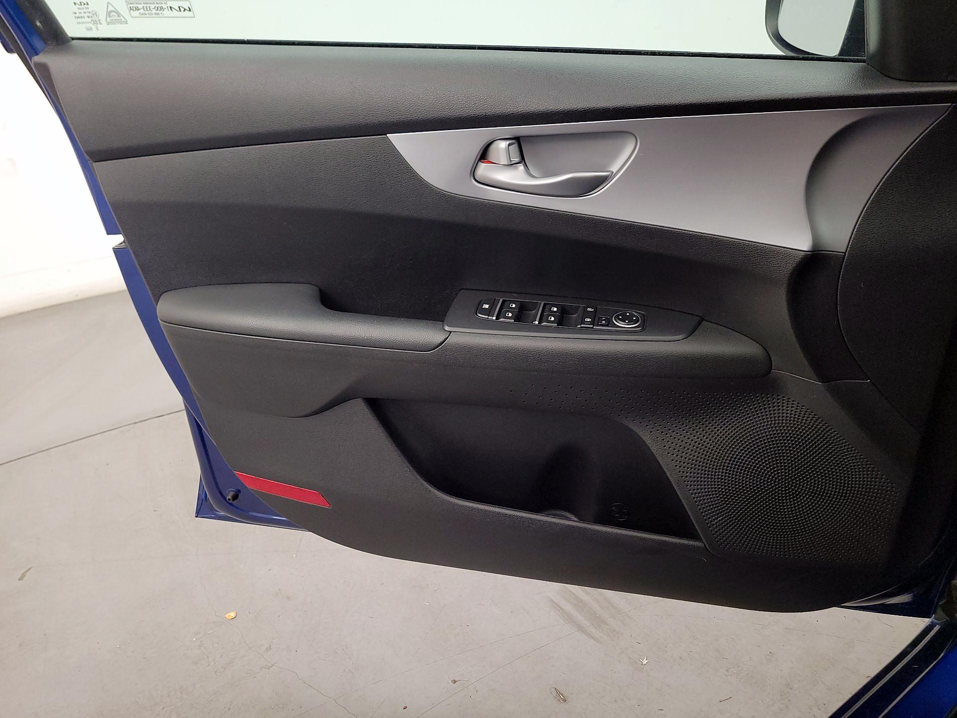 Thumbnail: 2023 Kia Forte - 12