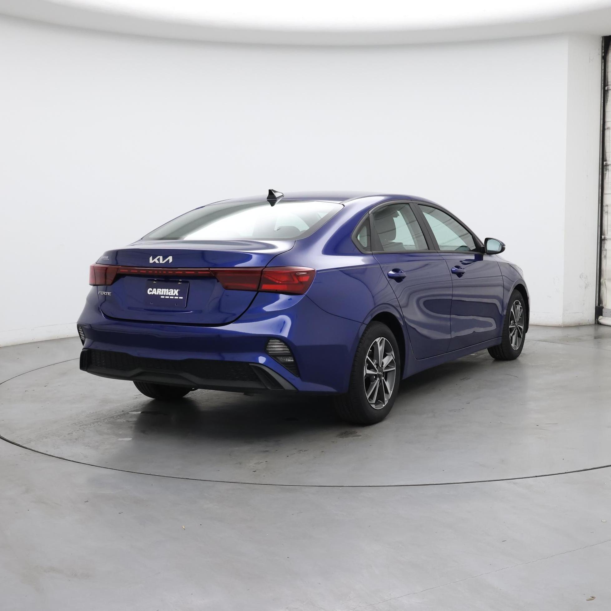 Thumbnail: 2023 Kia Forte - 8