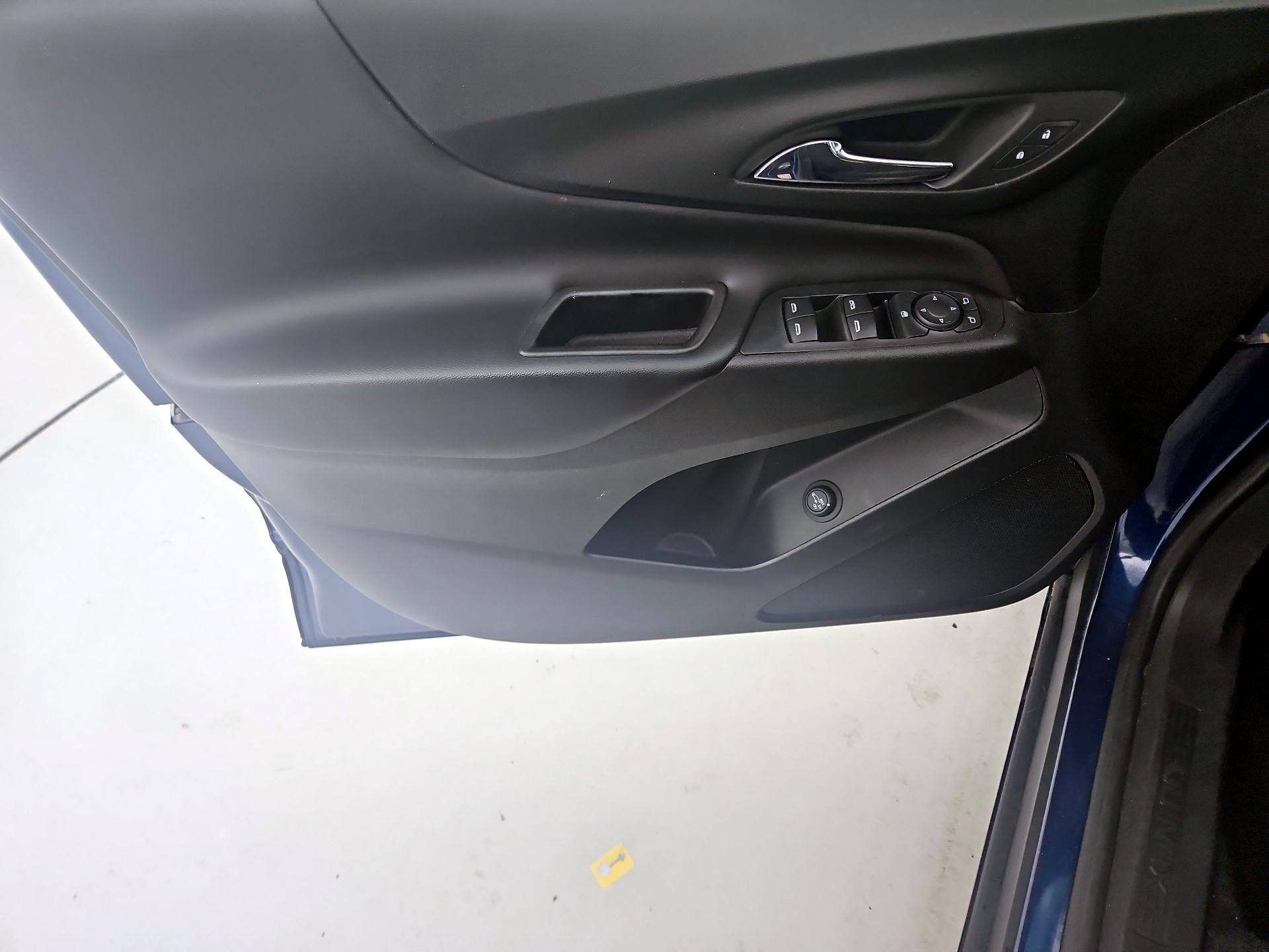 Thumbnail: 2022 Chevrolet Equinox - 12