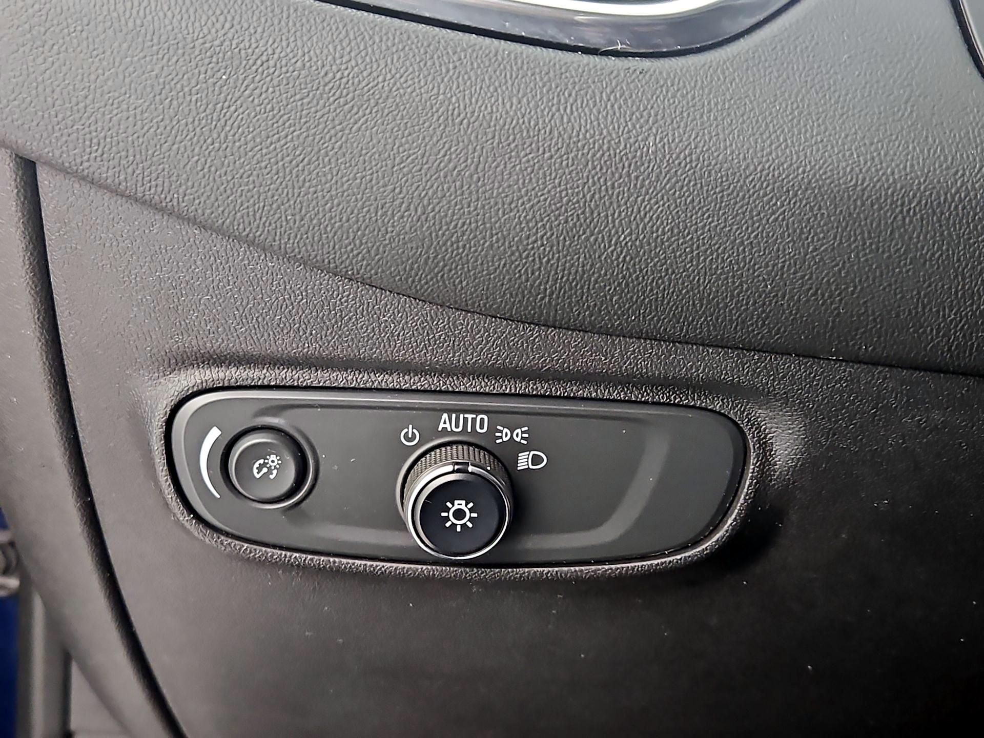 Thumbnail: 2022 Chevrolet Equinox - 13