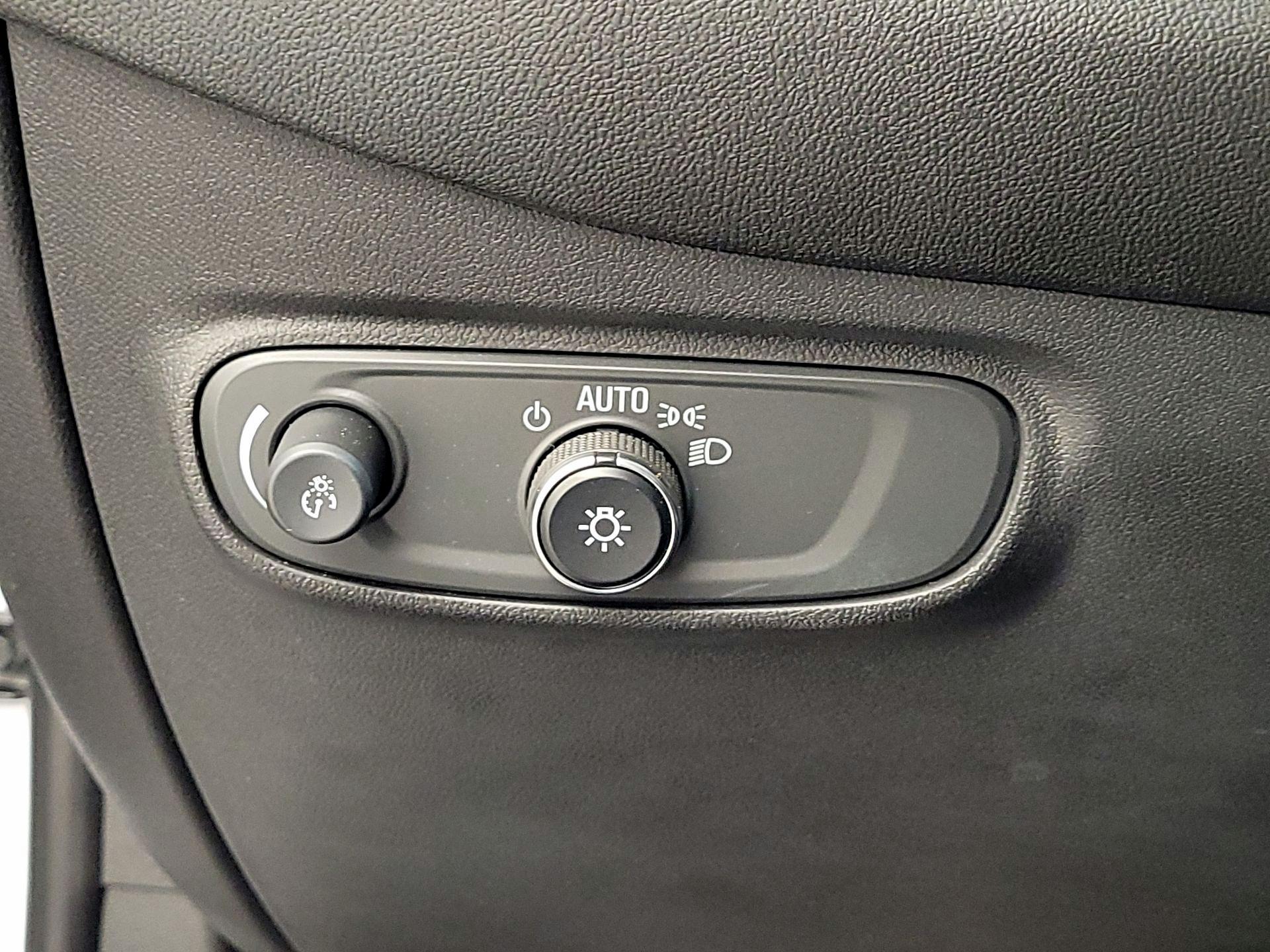 Thumbnail: 2022 Chevrolet Equinox - 13