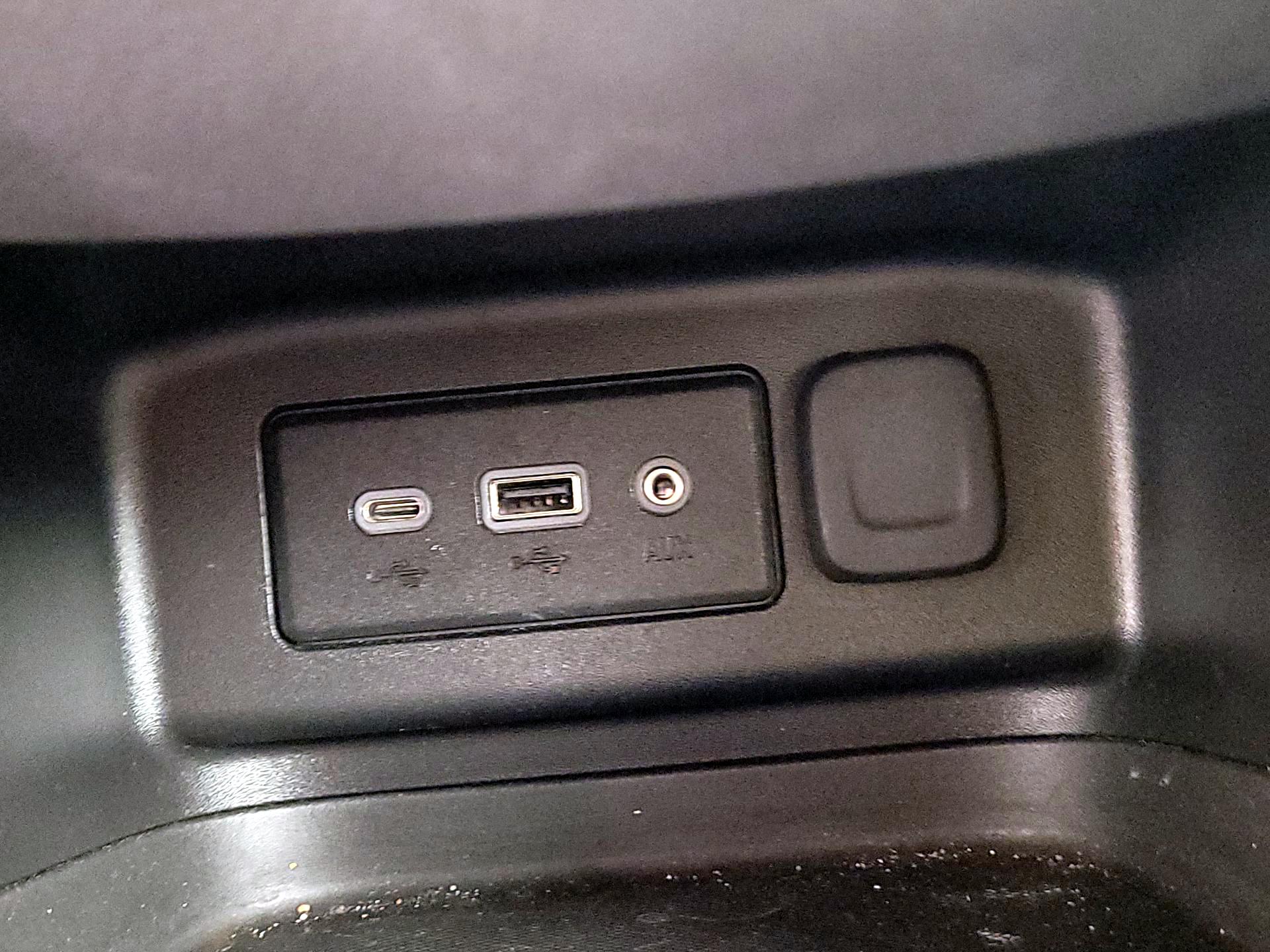 Thumbnail: 2022 Chevrolet Equinox - 18