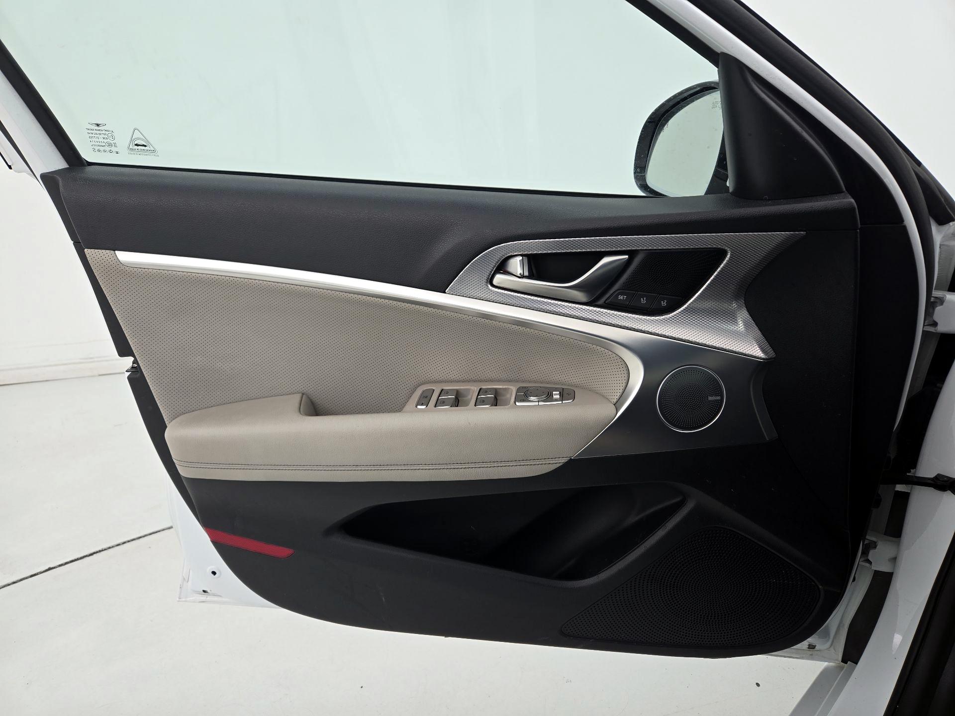 Thumbnail: 2022 Genesis G70 - 12