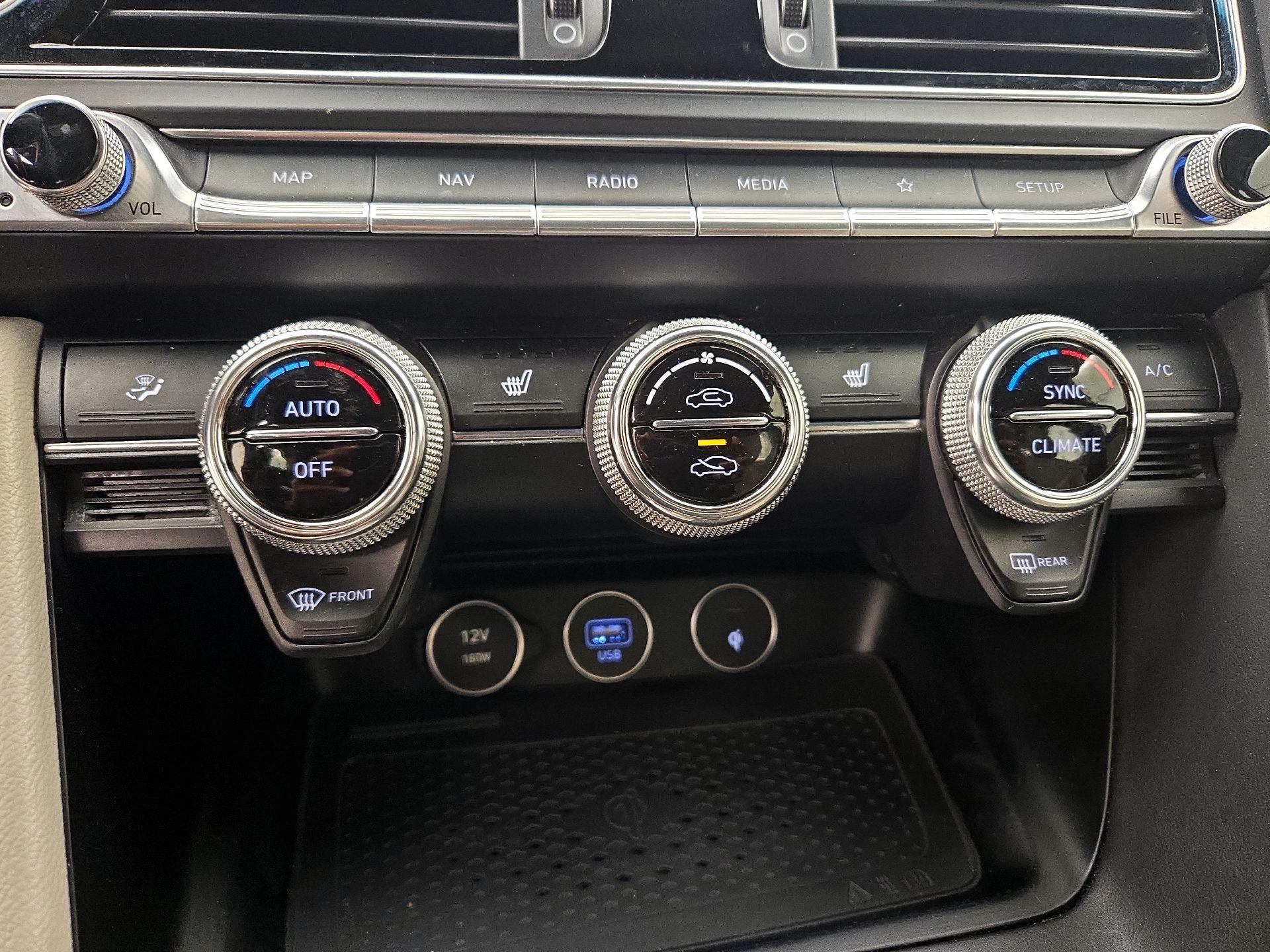 Thumbnail: 2022 Genesis G70 - 17