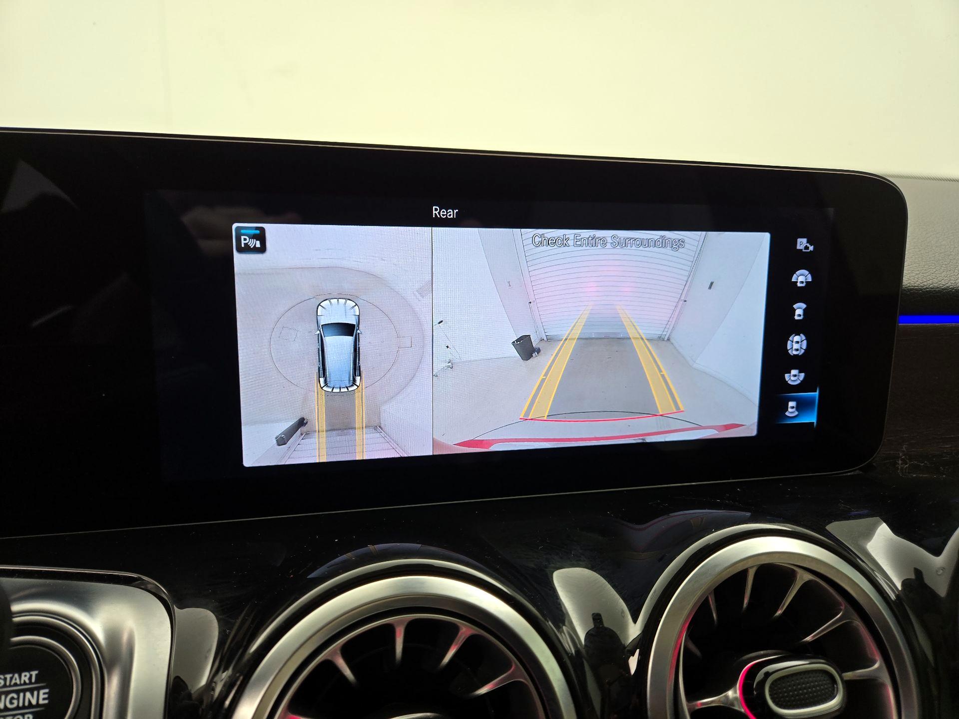 Thumbnail: 2022 Mercedes-Benz GLB - 14