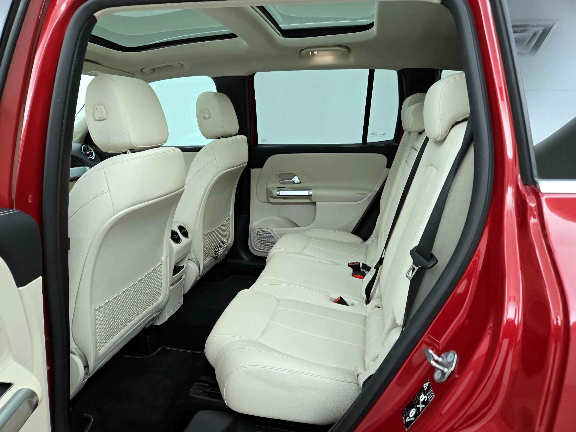 Thumbnail: 2022 Mercedes-Benz GLB - 20