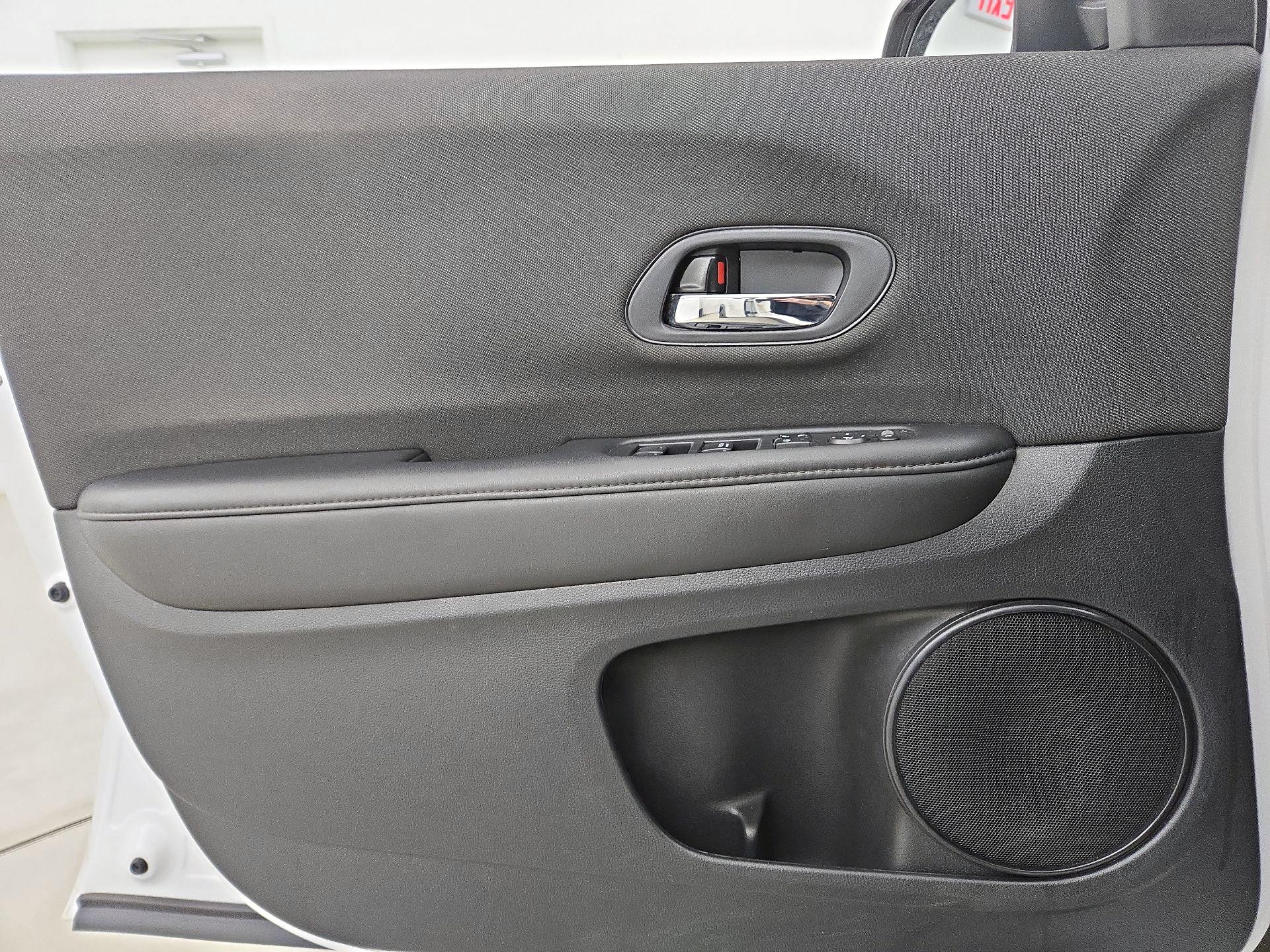 Thumbnail: 2022 Honda HR-V - 12