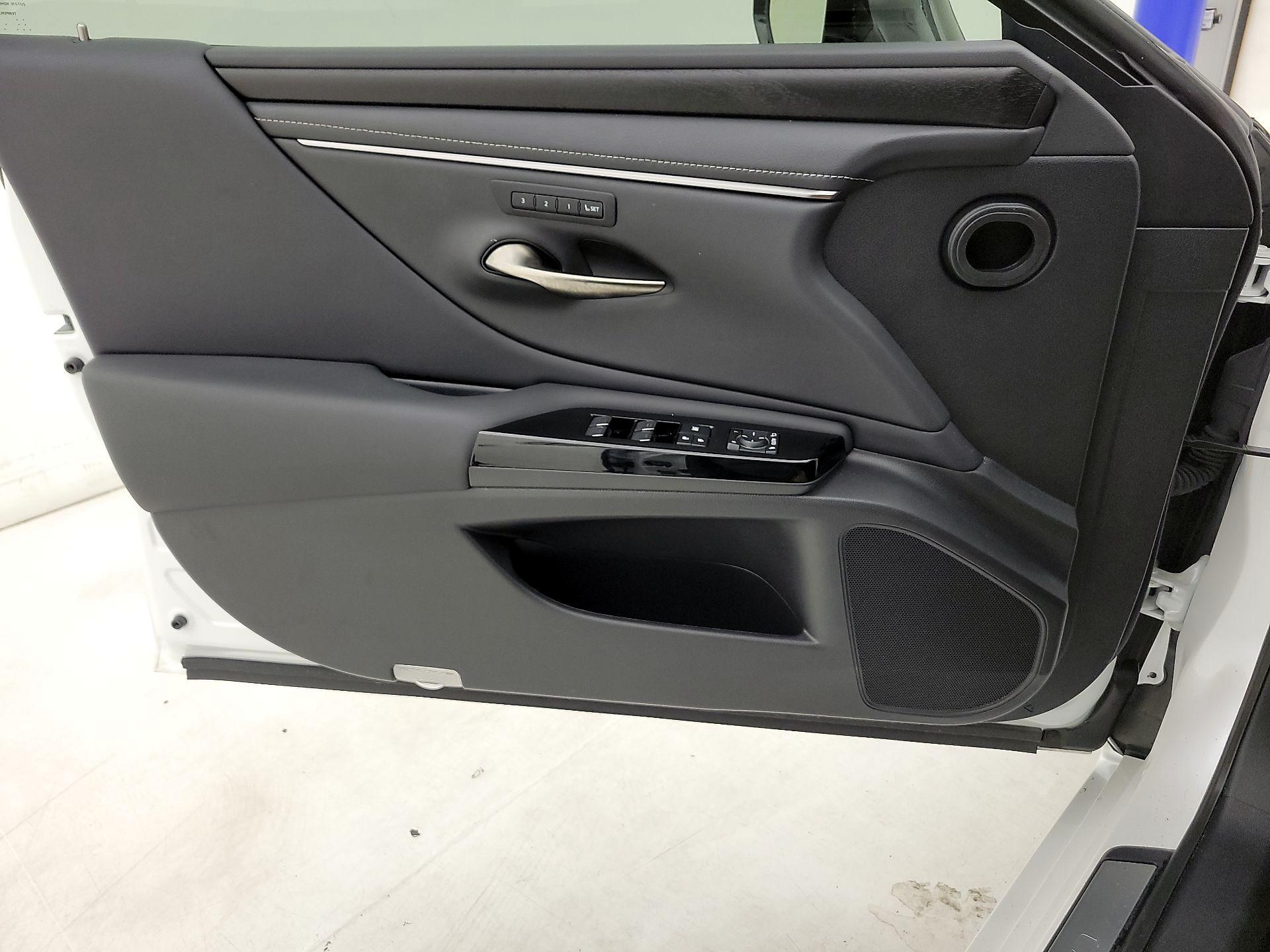 Thumbnail: 2024 Lexus ES - 12