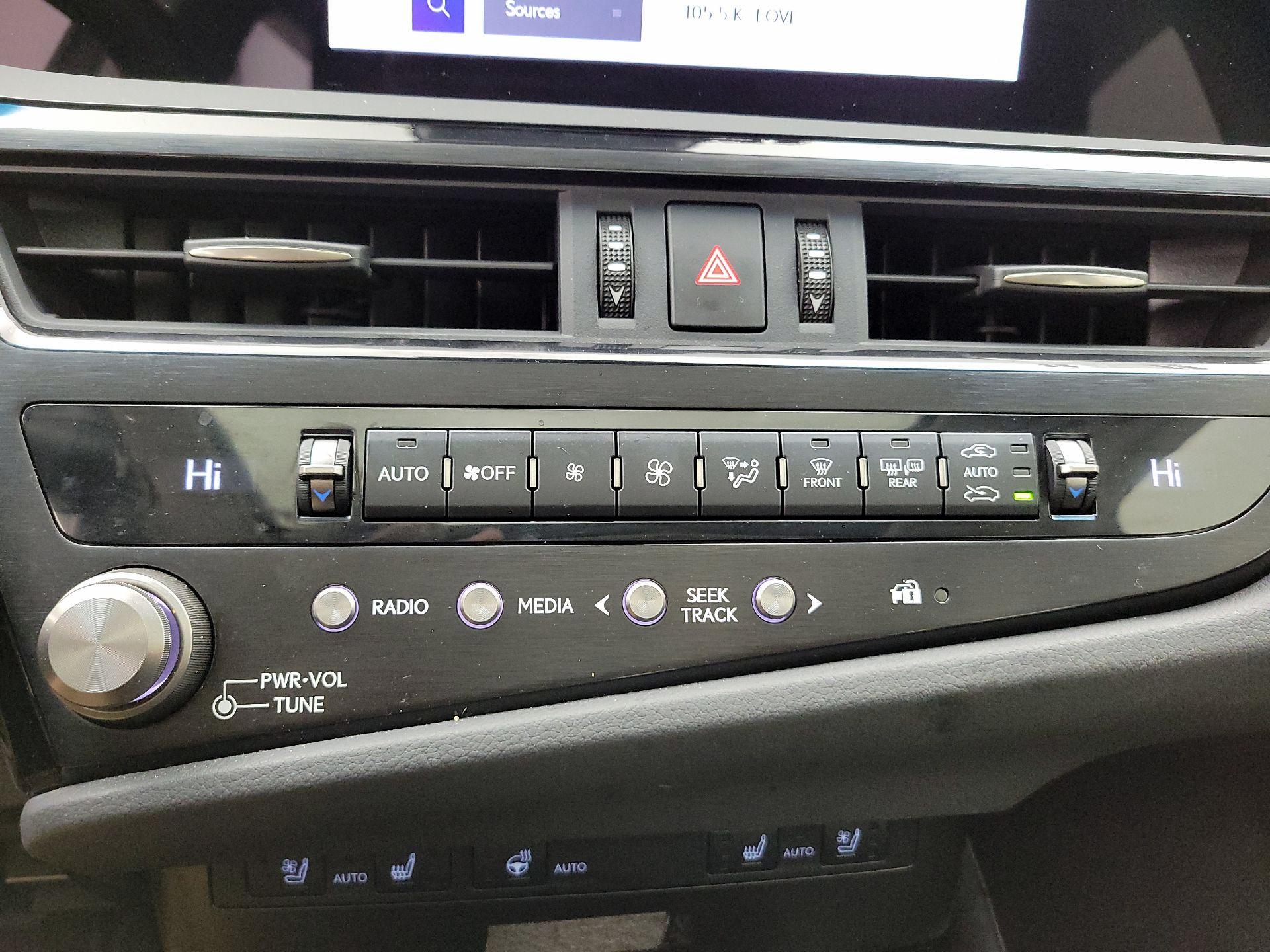 Thumbnail: 2024 Lexus ES - 16