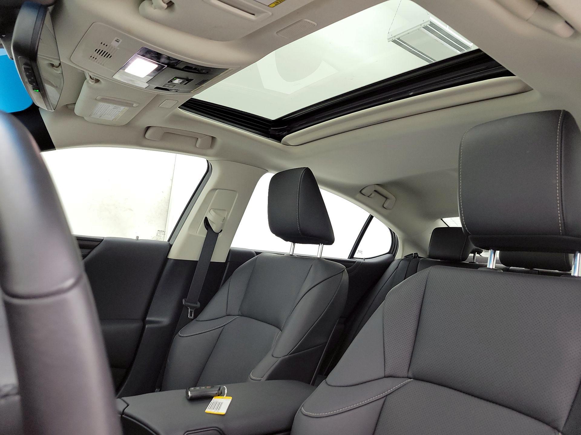 Thumbnail: 2024 Lexus ES - 19