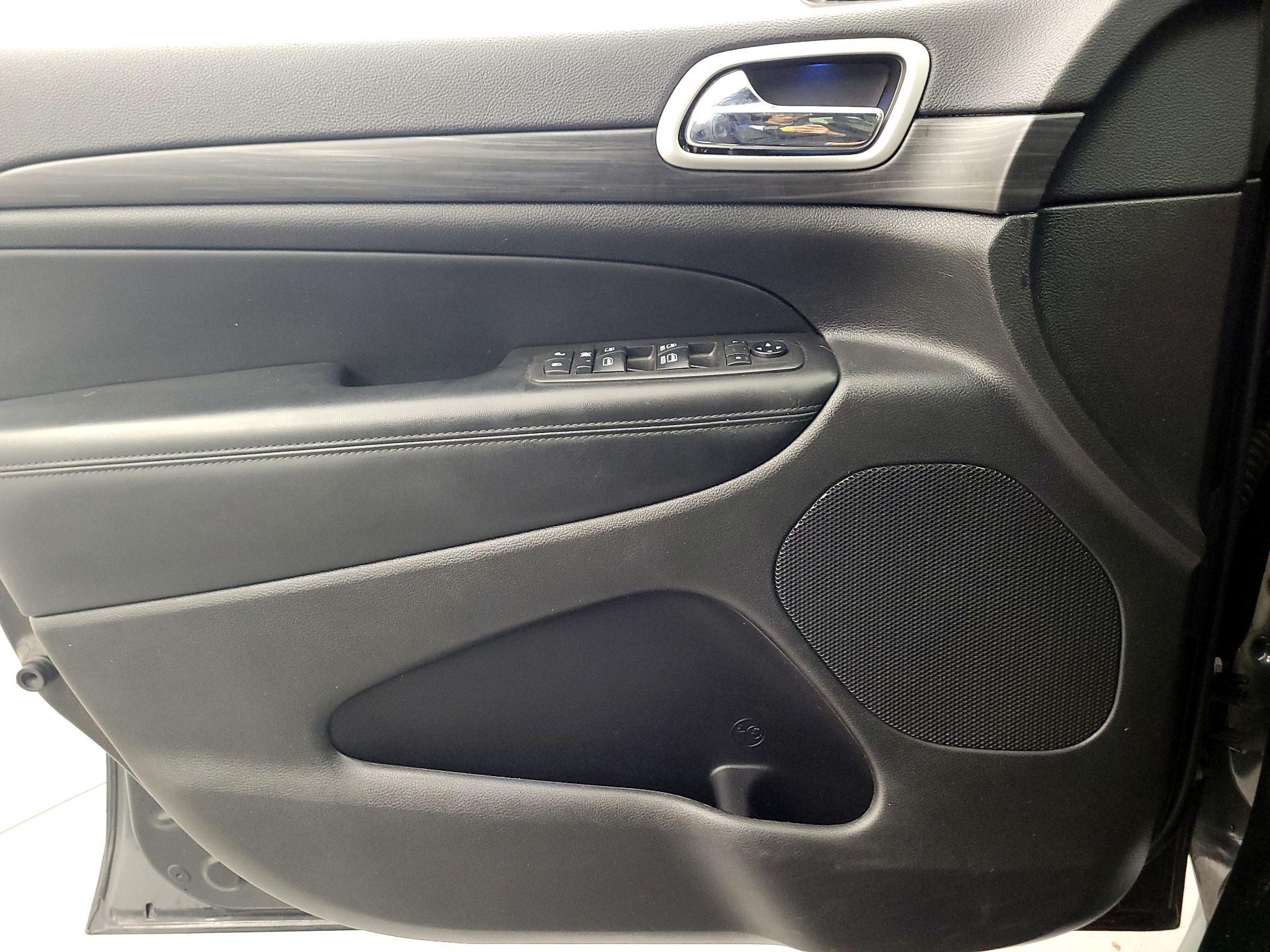 Thumbnail: 2021 Jeep Grand Cherokee - 12