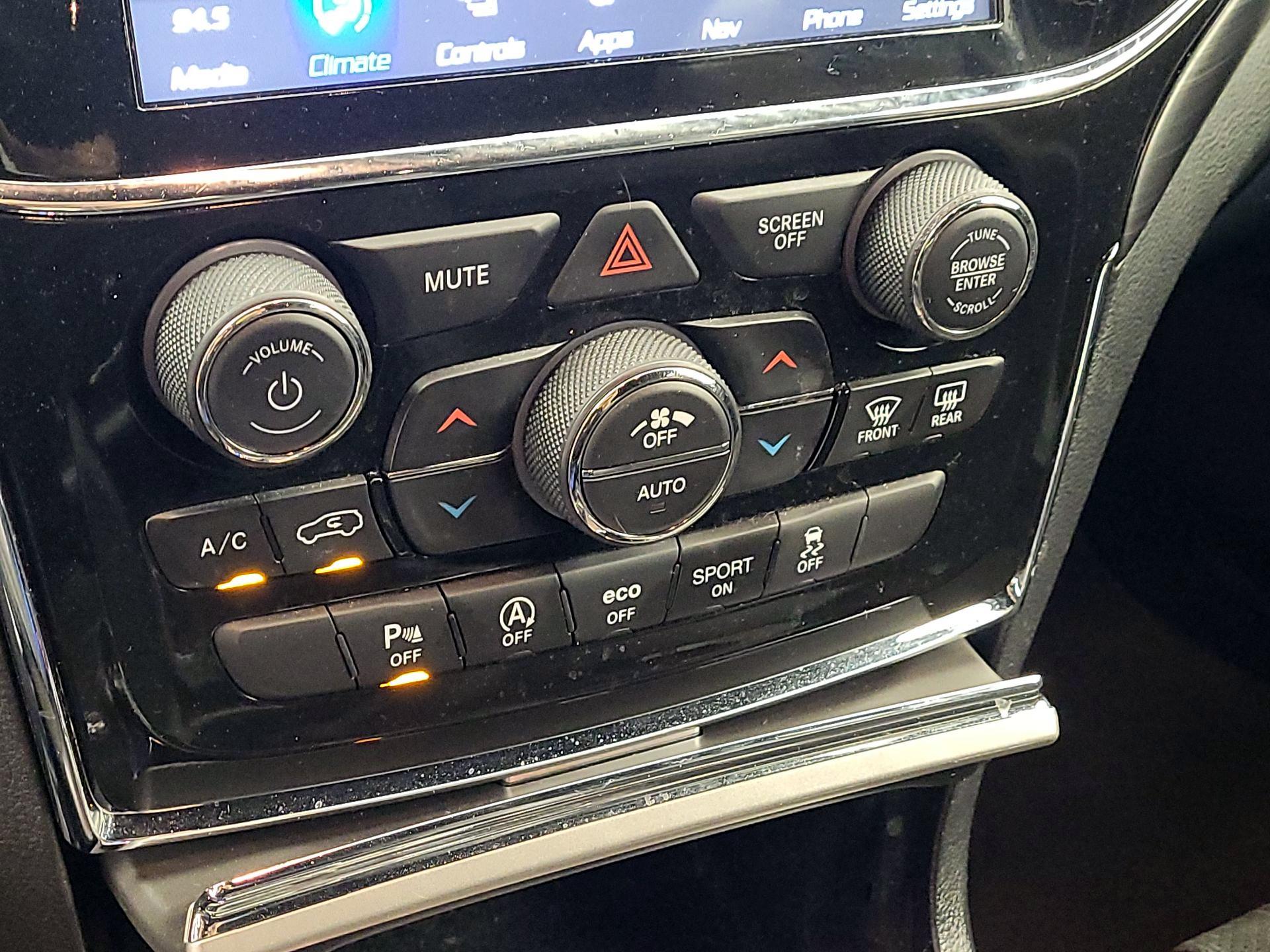 Thumbnail: 2021 Jeep Grand Cherokee - 16