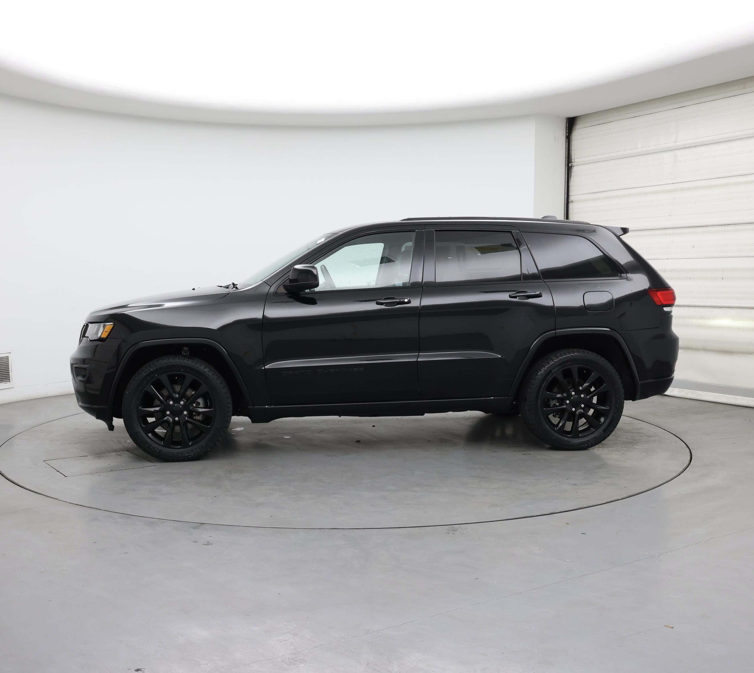 Thumbnail: 2021 Jeep Grand Cherokee - 3