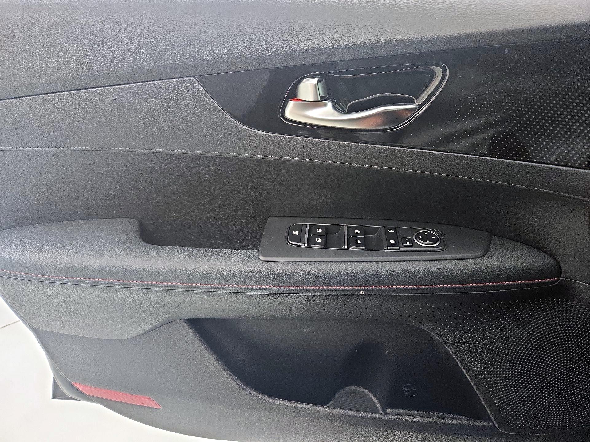 Thumbnail: 2023 Kia Forte - 12